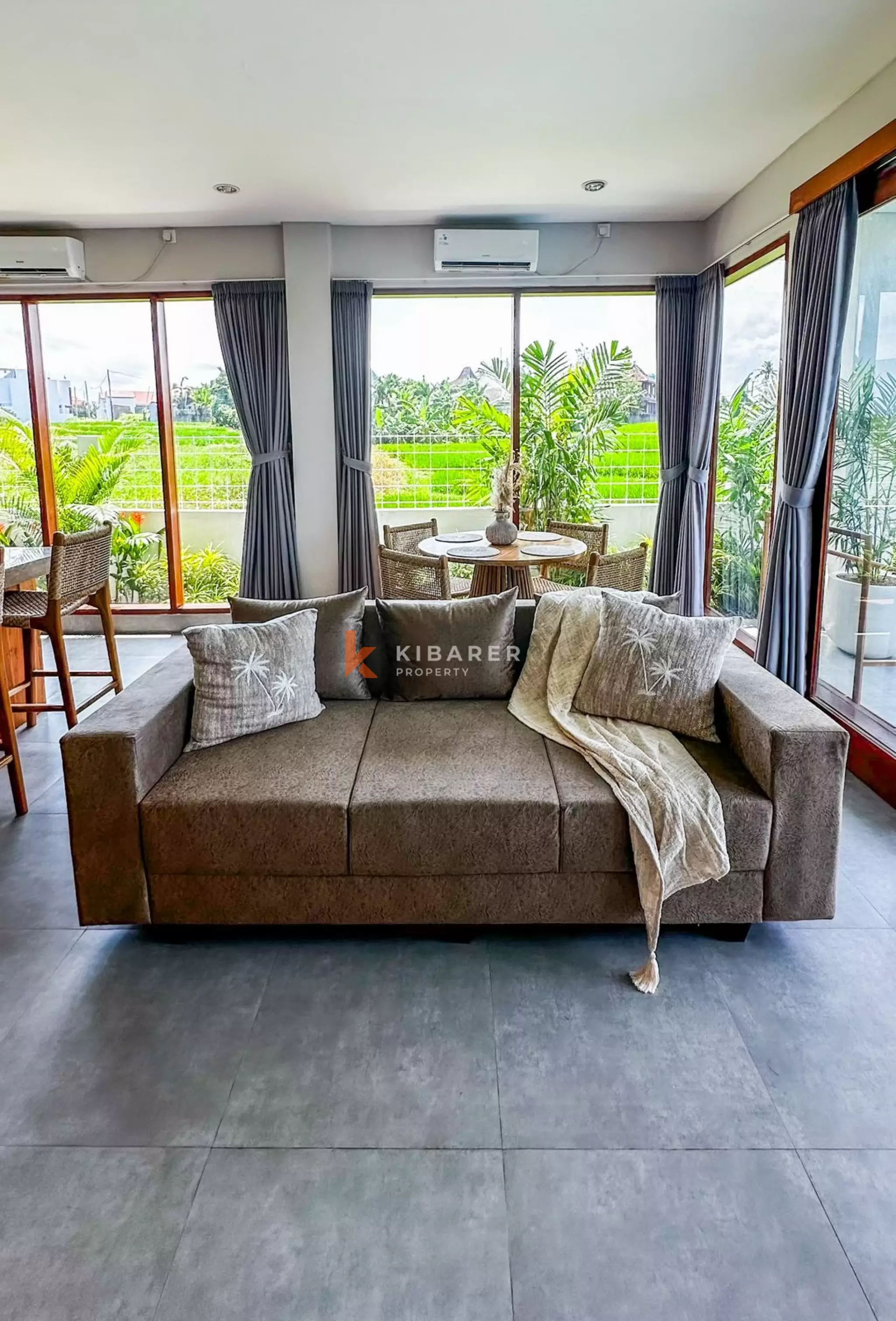 Charming Three-Bedroom Villa in Beachside Seseh