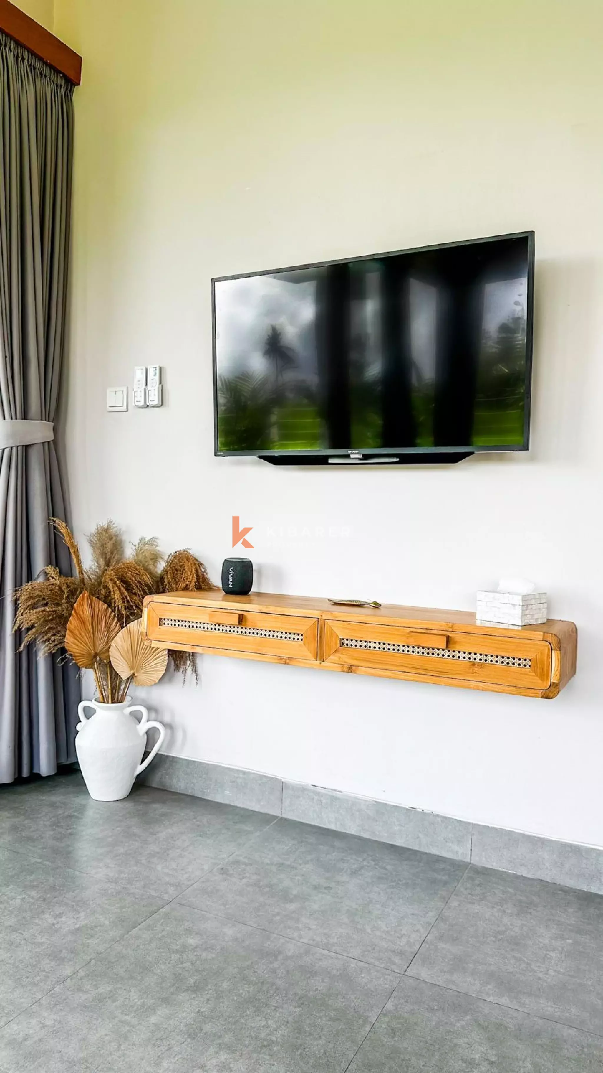 Charming Three-Bedroom Villa in Beachside Seseh