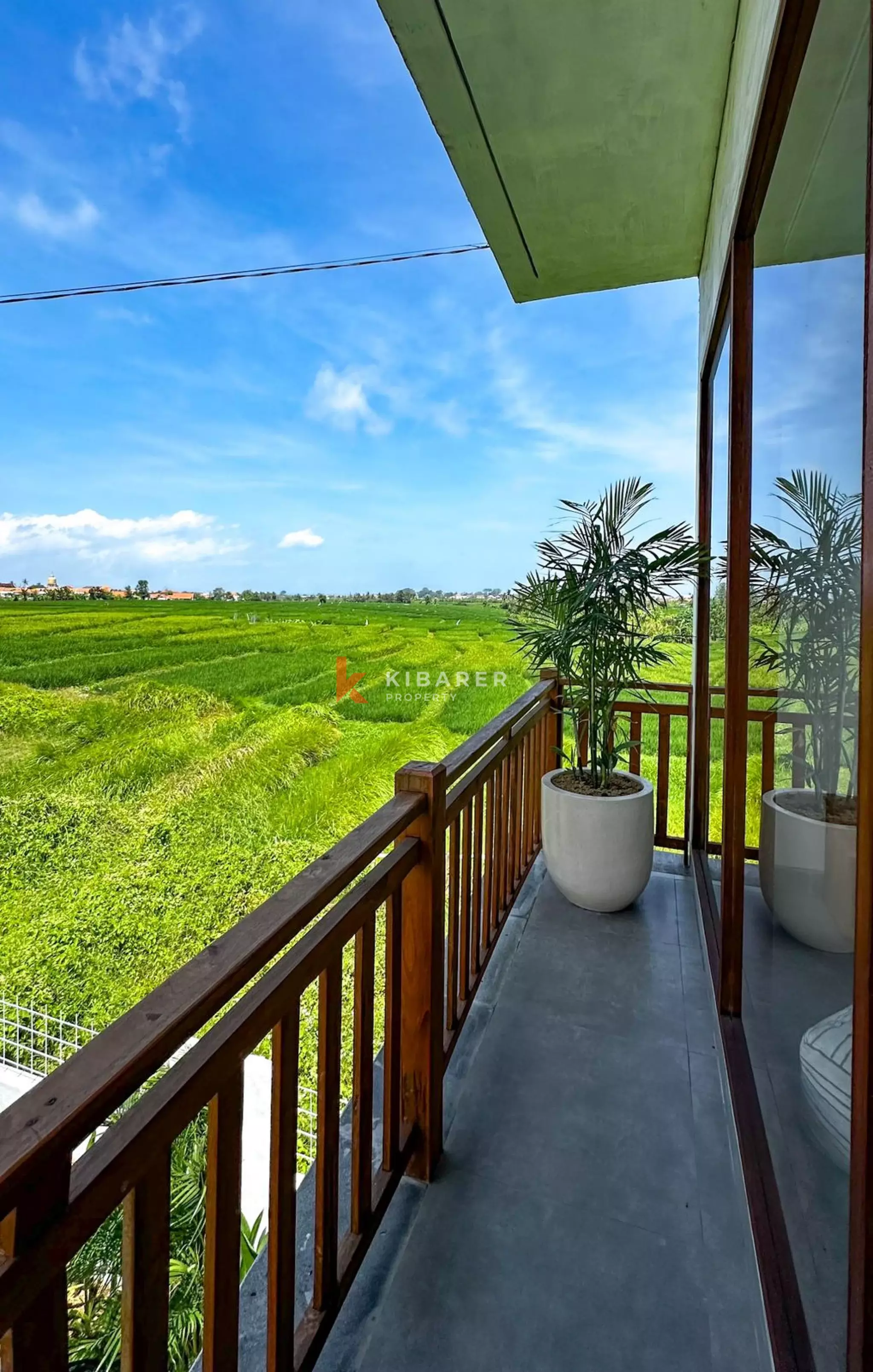 Charming Three-Bedroom Villa in Beachside Seseh