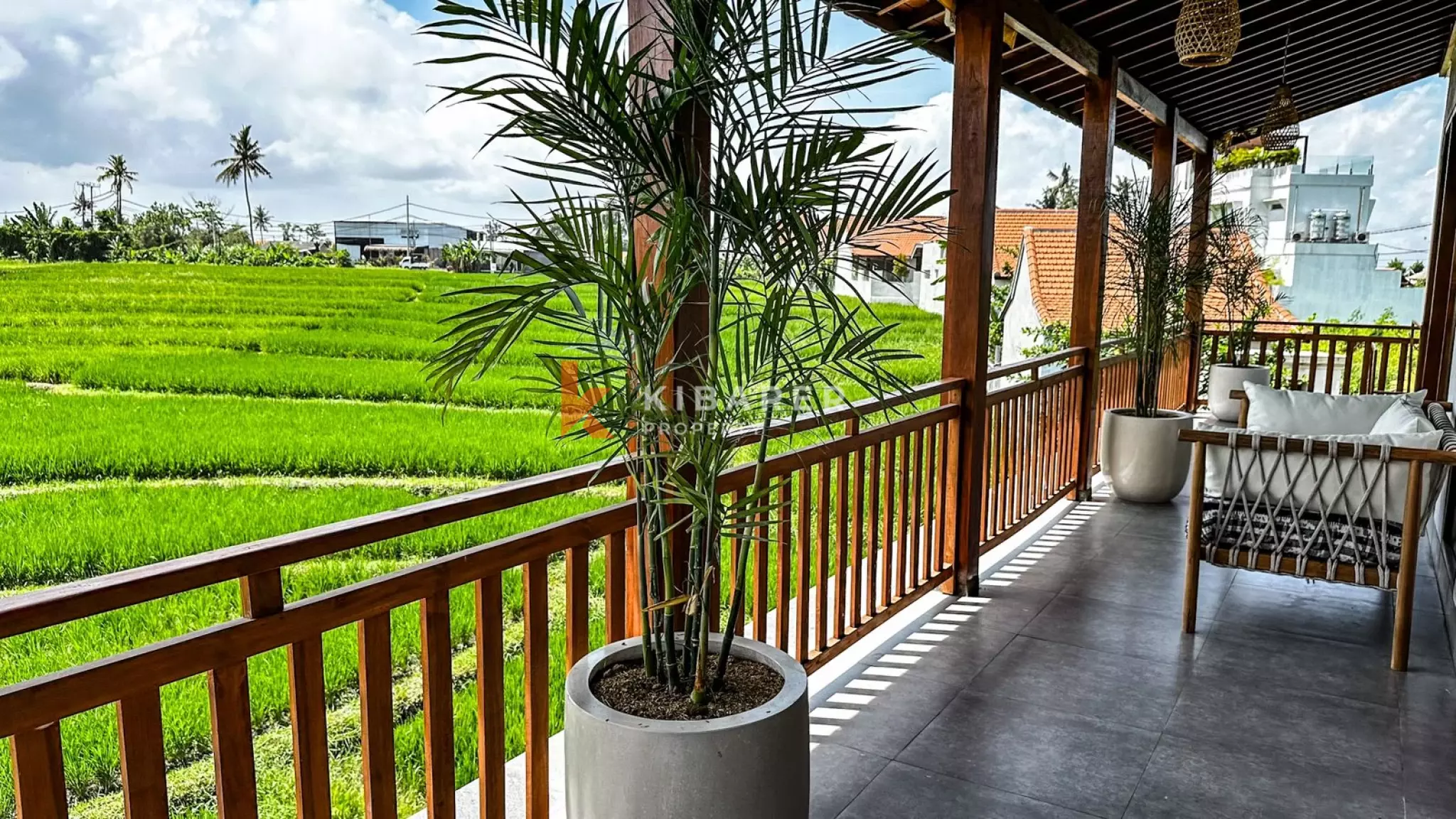 Charming Three-Bedroom Villa in Beachside Seseh