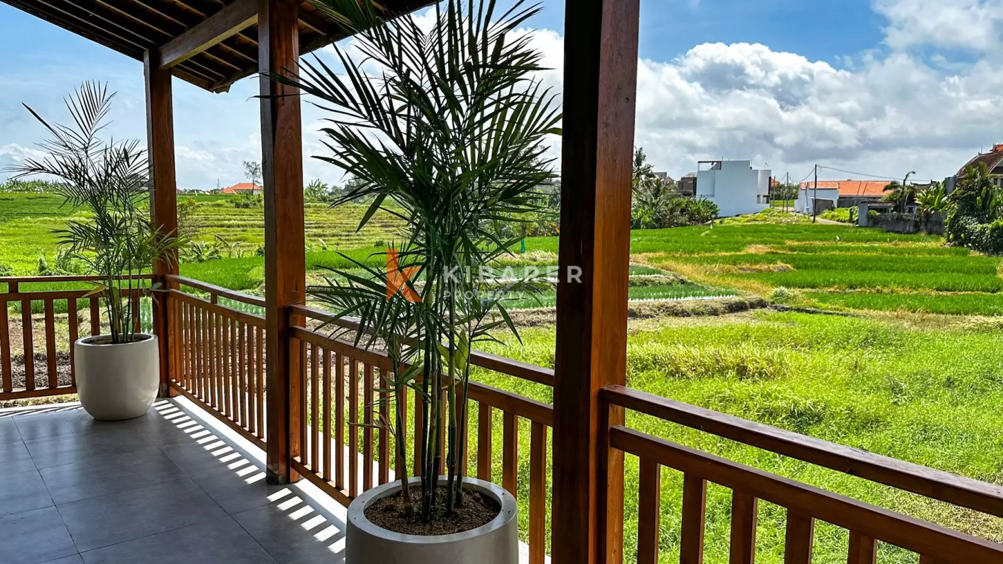 Charming Three-Bedroom Villa in Beachside Seseh