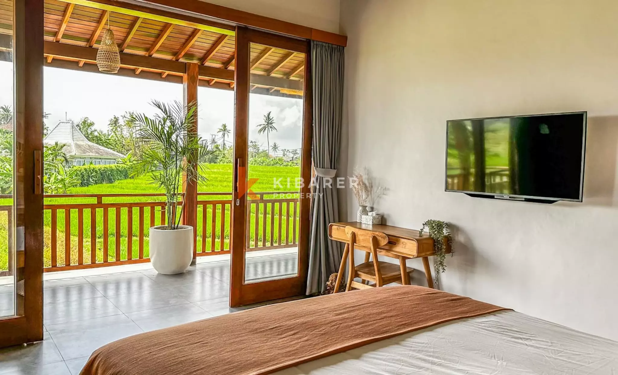 Charming Three-Bedroom Villa in Beachside Seseh