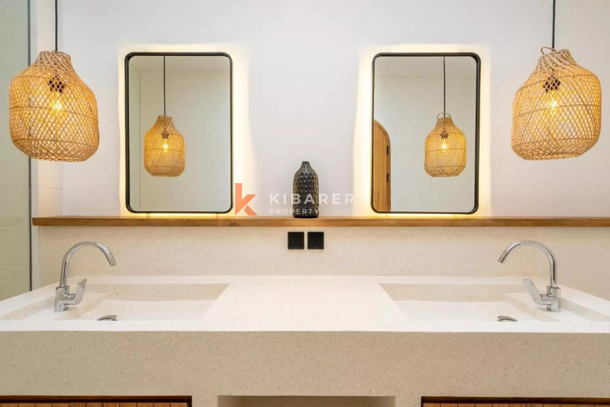 Mediterranean Tropical Living Three bedroom Villa in Beachside Cemagi