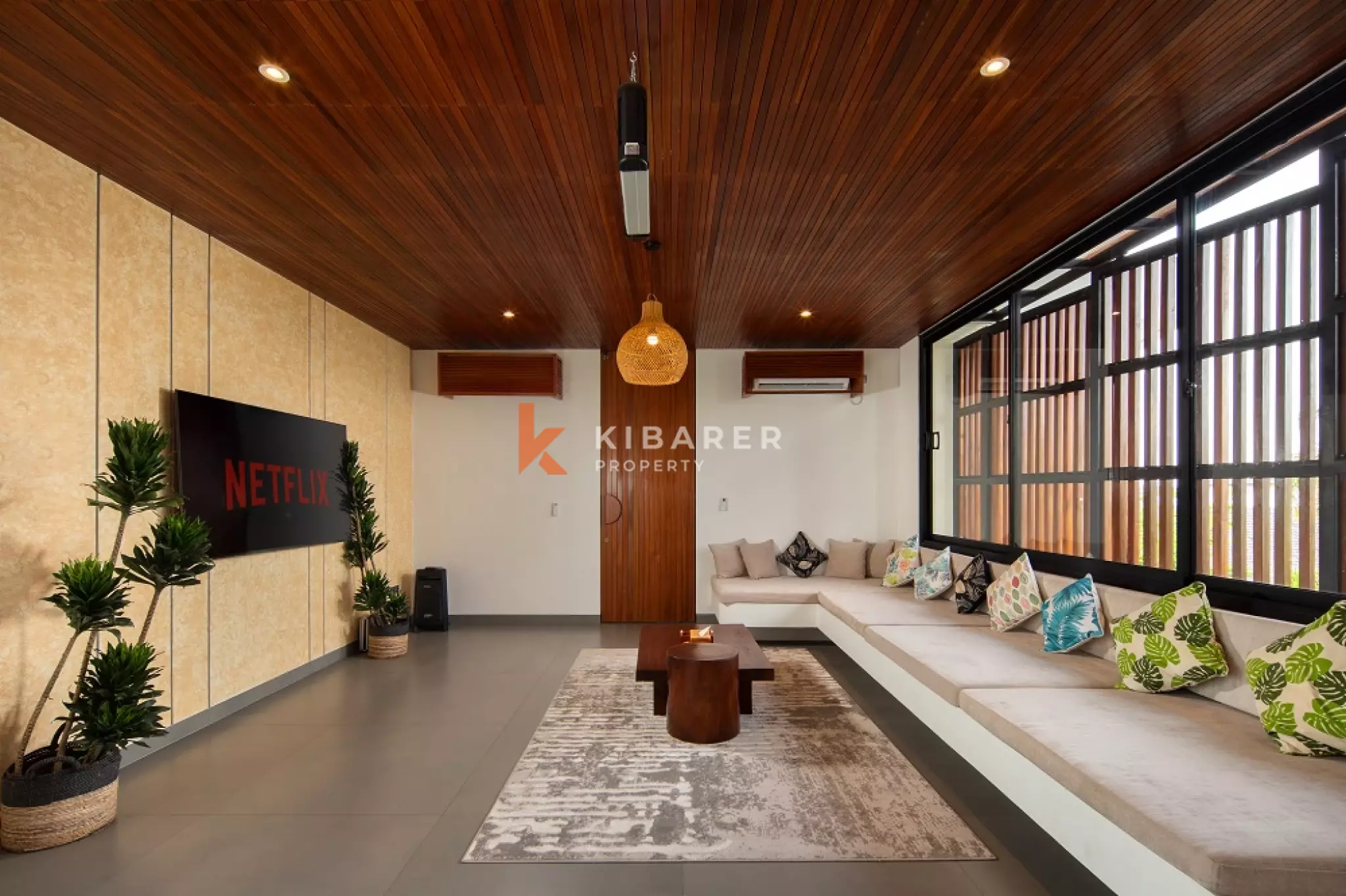 Vila Kayu Empat Kamar Tidur di Berawa