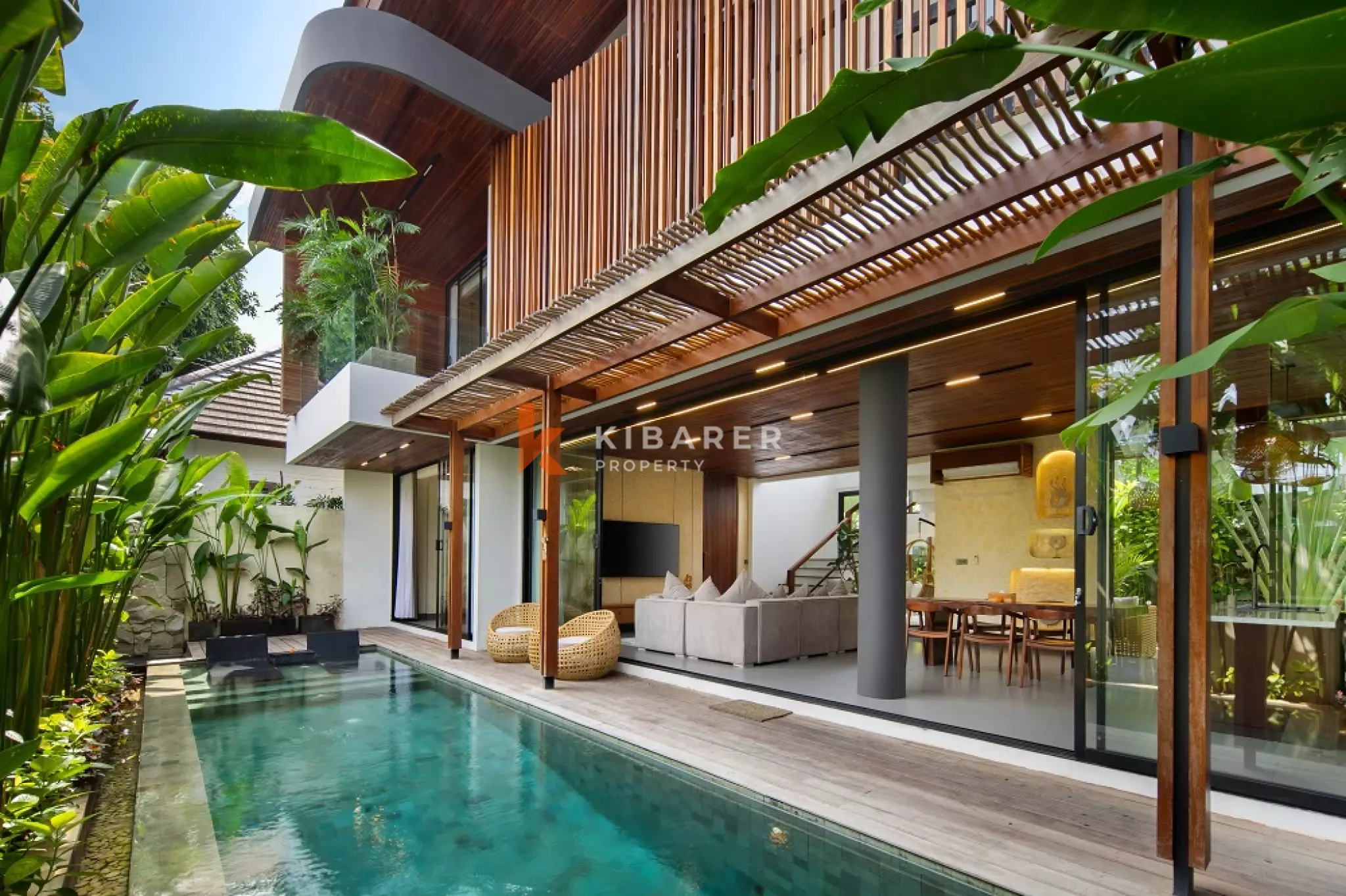 Vila Kayu Empat Kamar Tidur di Berawa