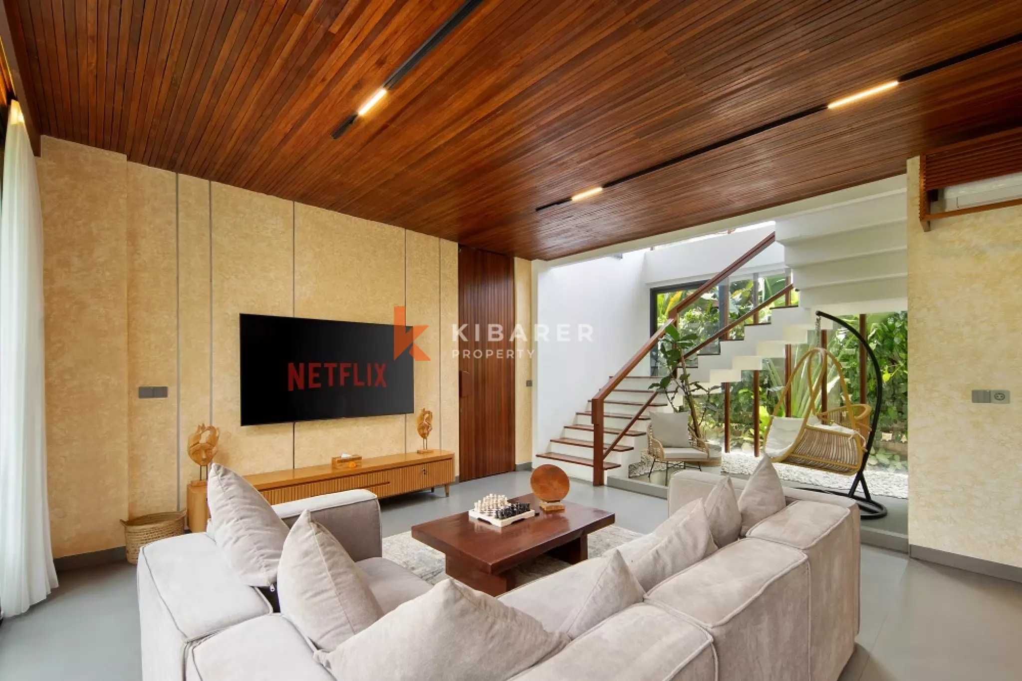 Vila Kayu Empat Kamar Tidur di Berawa