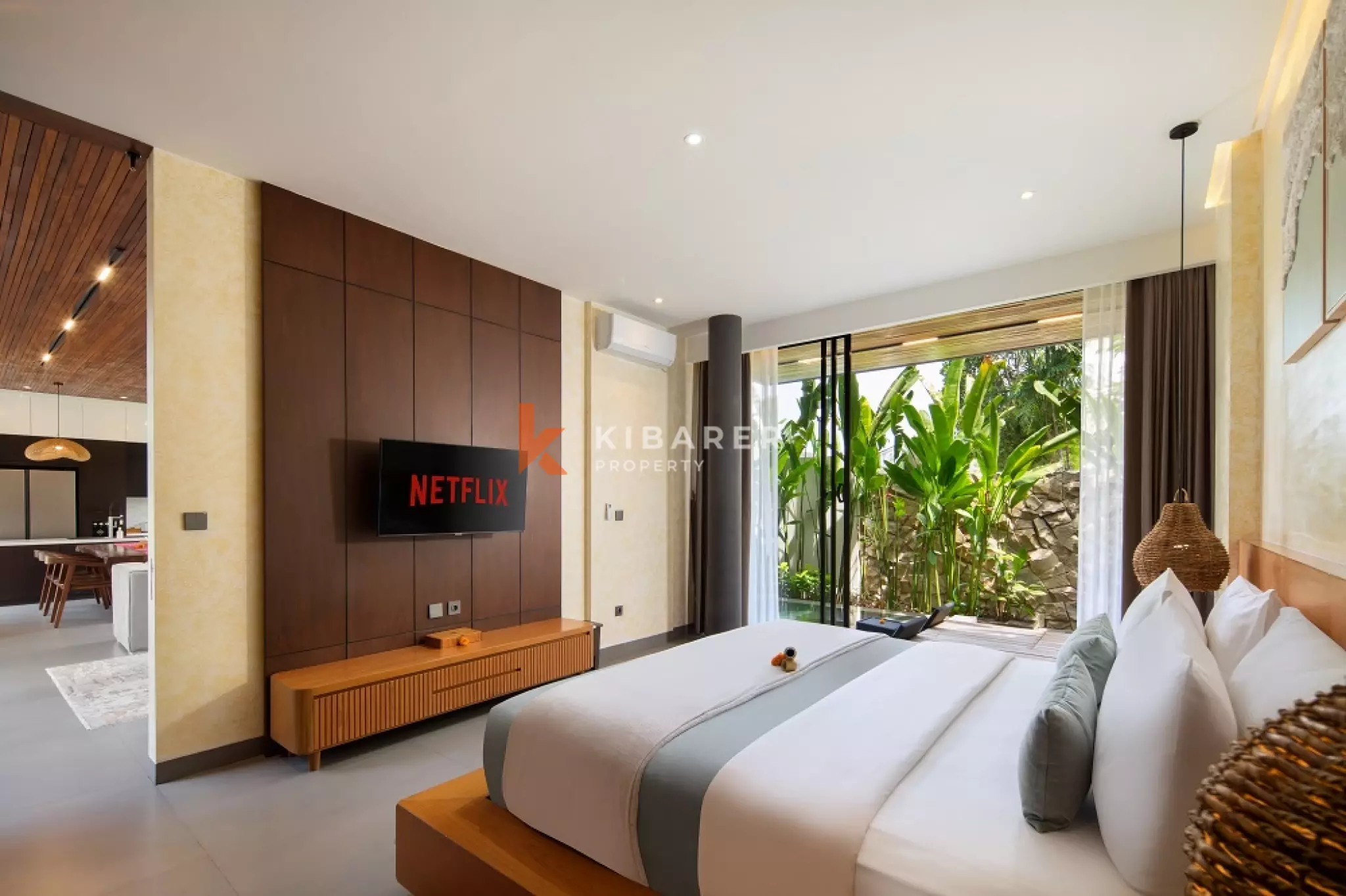 Vila Kayu Empat Kamar Tidur di Berawa