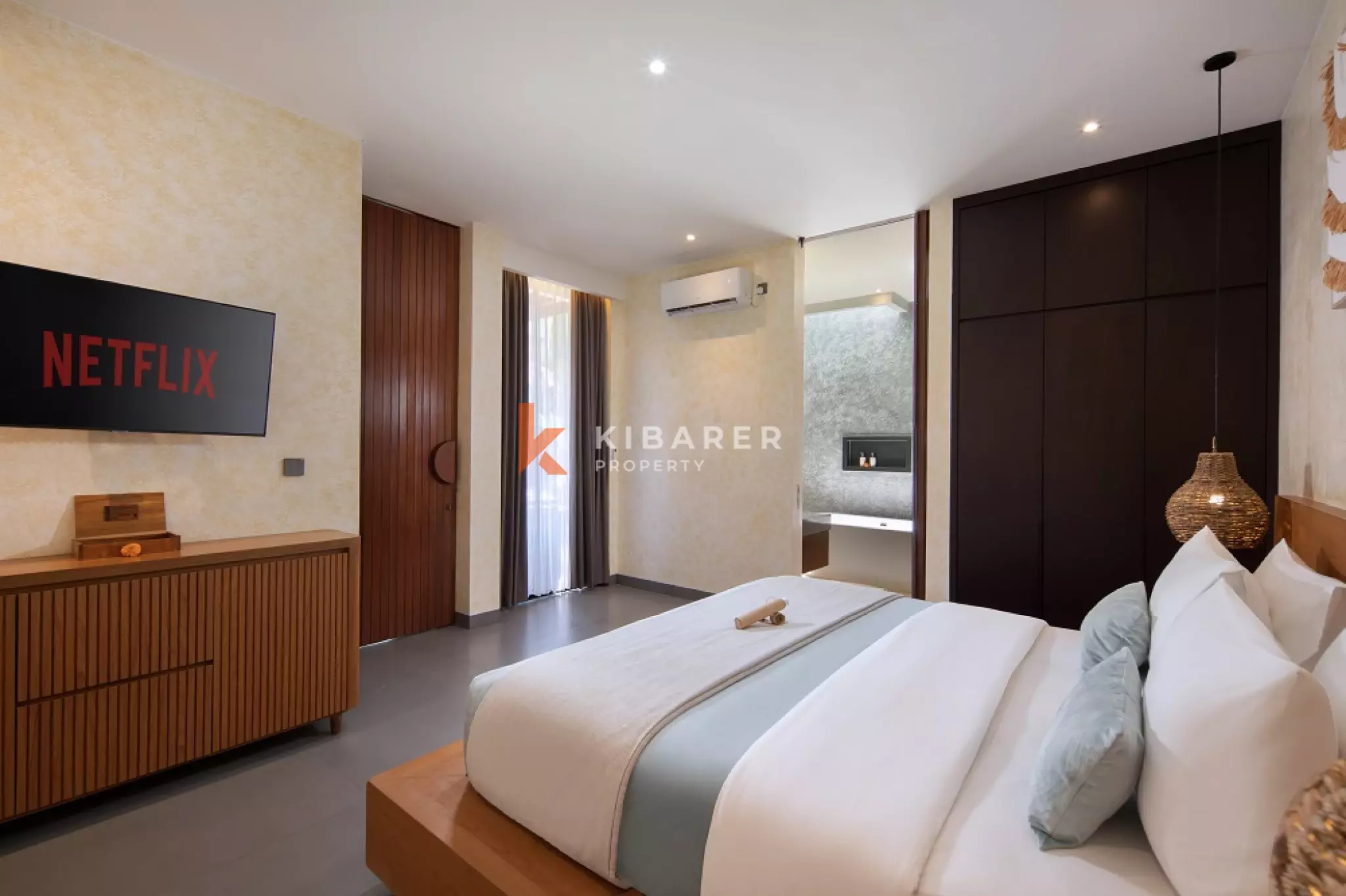 Vila Kayu Empat Kamar Tidur di Berawa