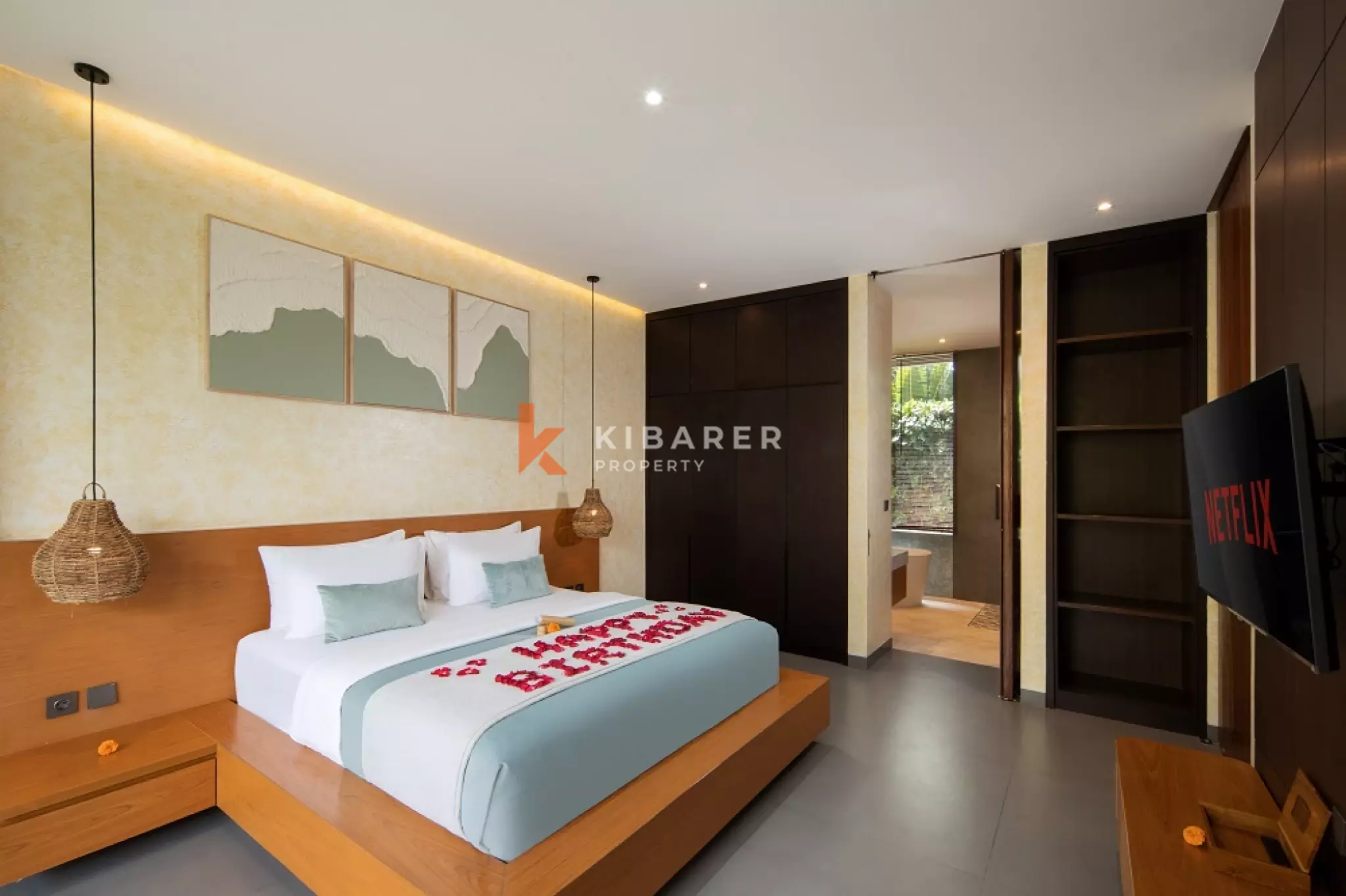 Vila Kayu Empat Kamar Tidur di Berawa