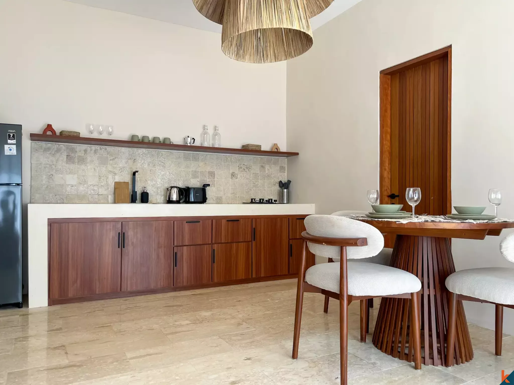 Appartement calme d'une chambre à louer à Bingin