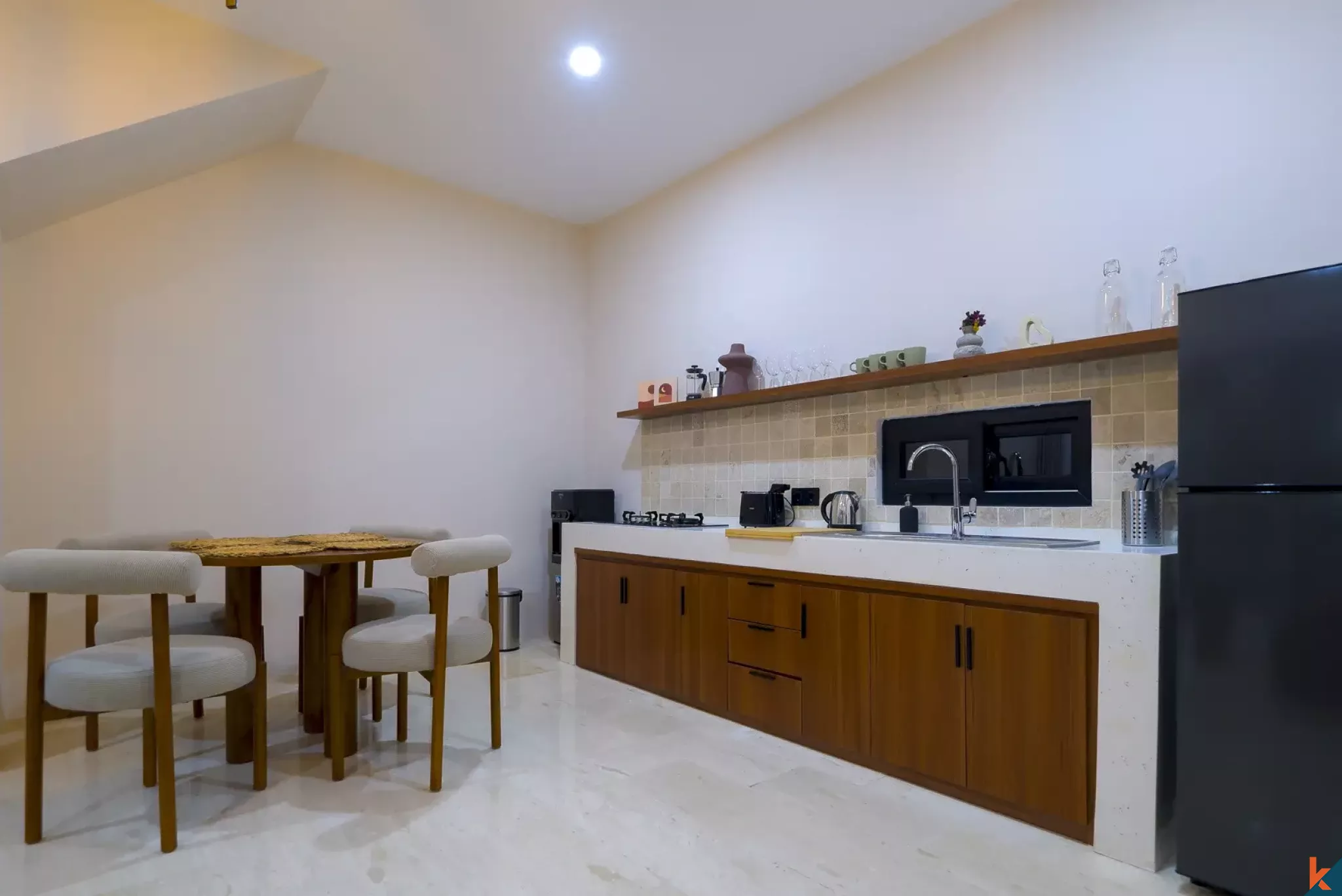 Appartement moderne d'une chambre près de la plage à Balangan