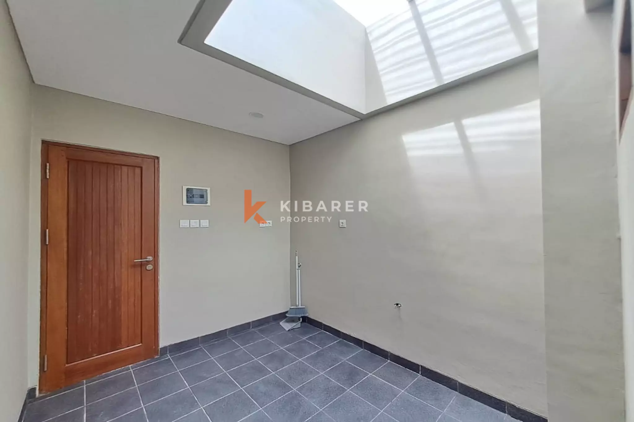 Rumah Modern Tiga Kamar Tidur untuk Hunian yang Nyaman di Dekat Sanur