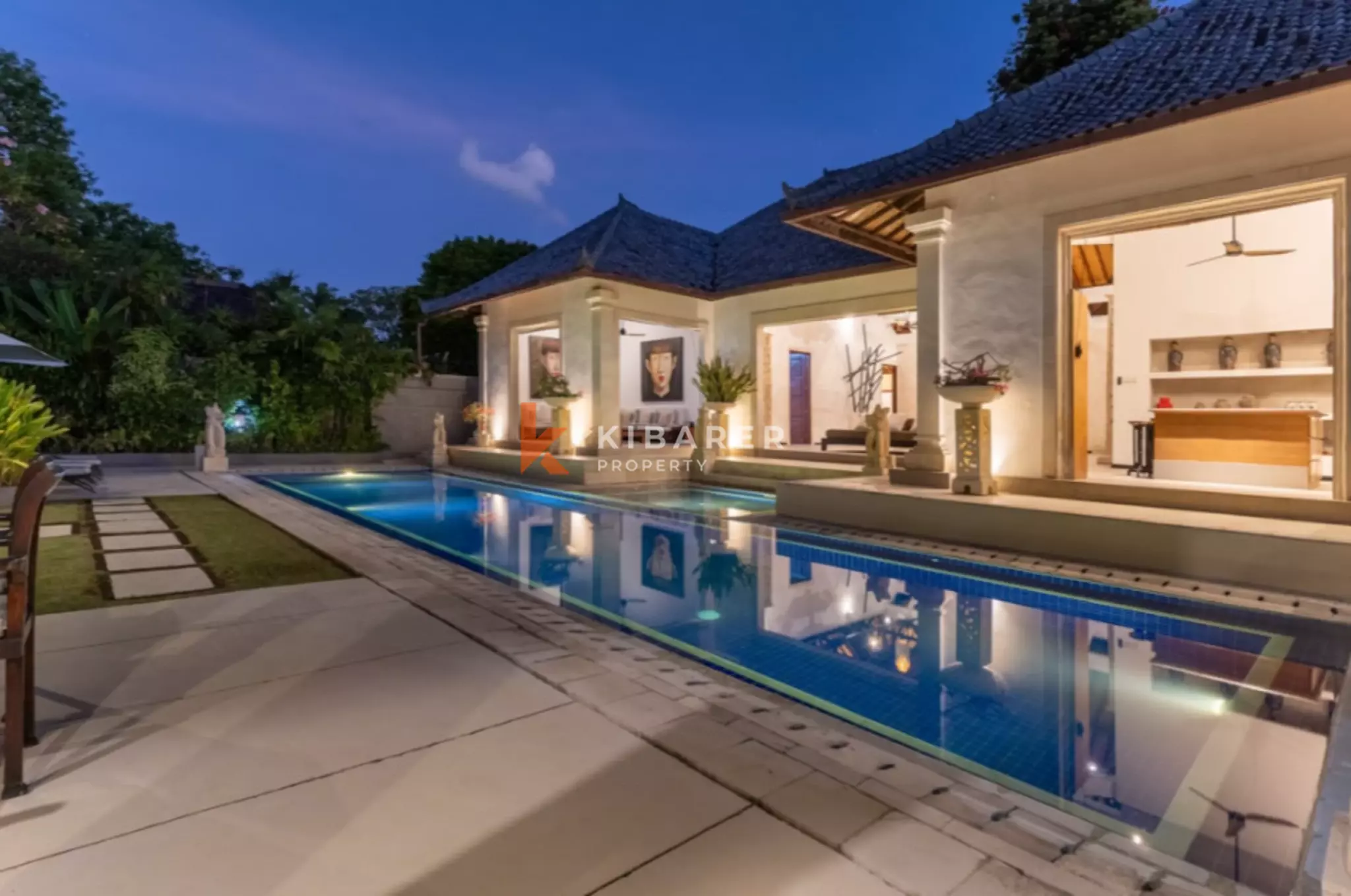 Tropical Hideaway - Vila Lima Kamar Tidur yang Luas di Segitiga Emas Seminyak