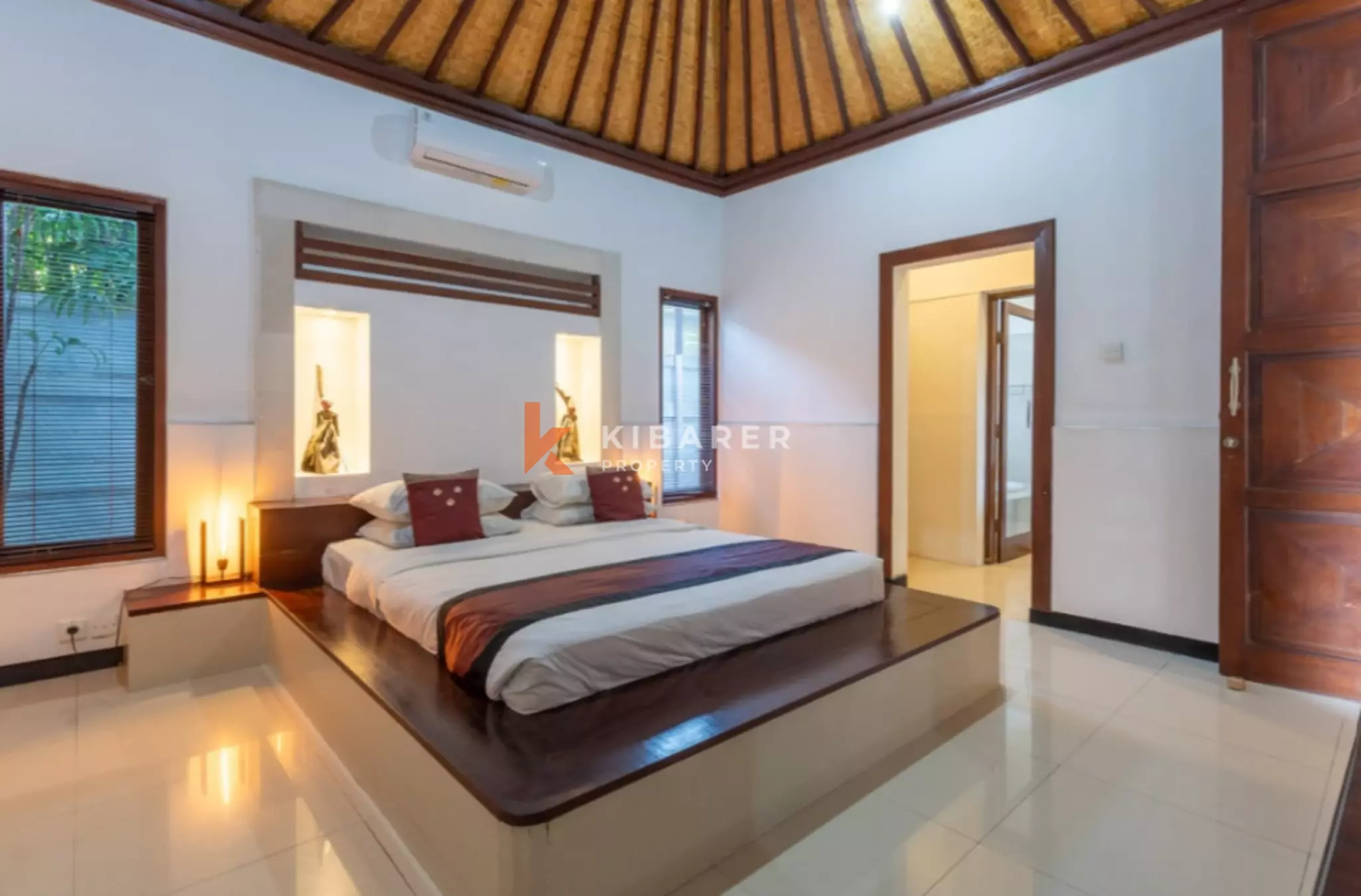 Tropical Hideaway - Vila Lima Kamar Tidur yang Luas di Segitiga Emas Seminyak