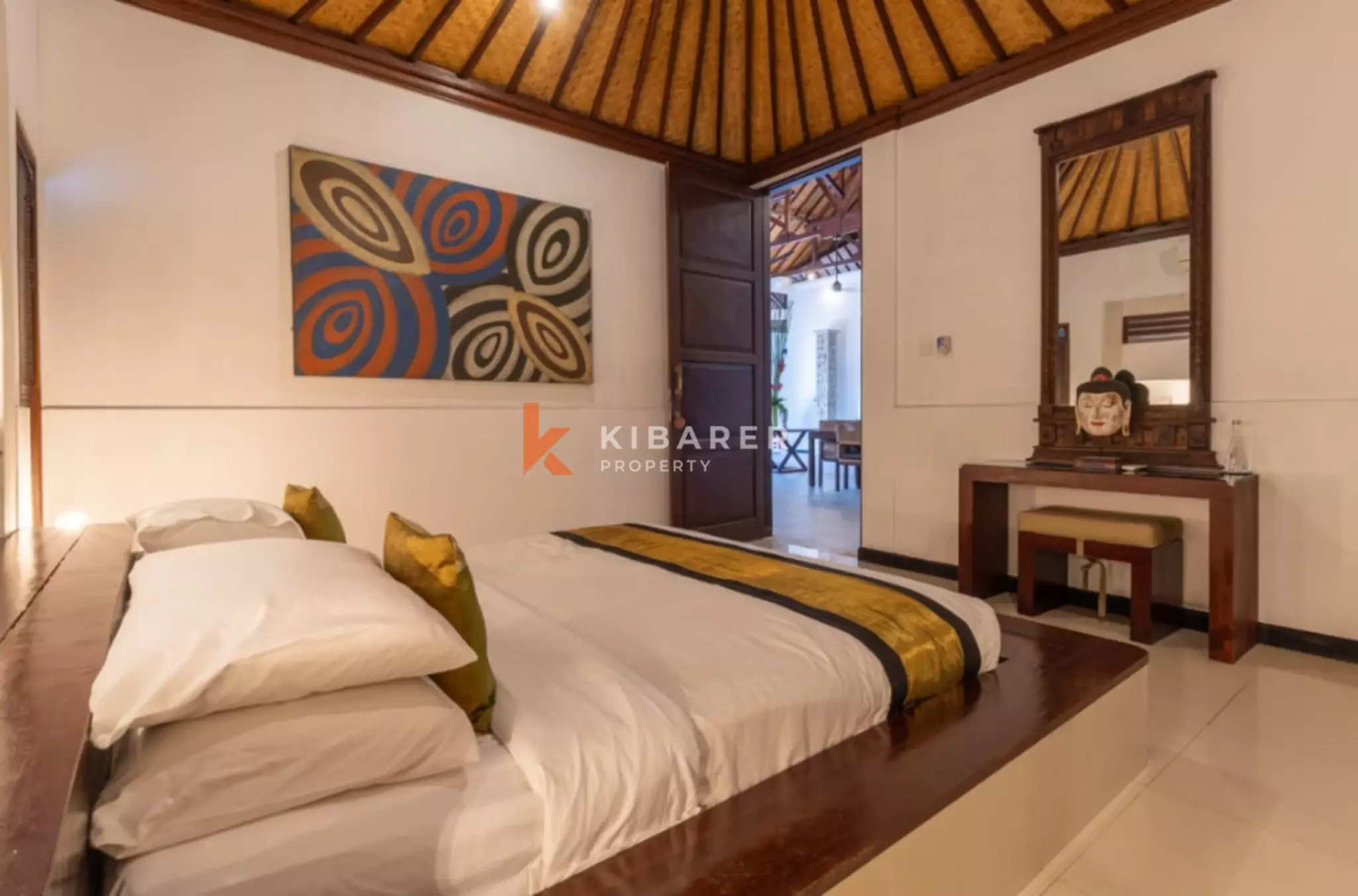 Tropical Hideaway - Vila Lima Kamar Tidur yang Luas di Segitiga Emas Seminyak