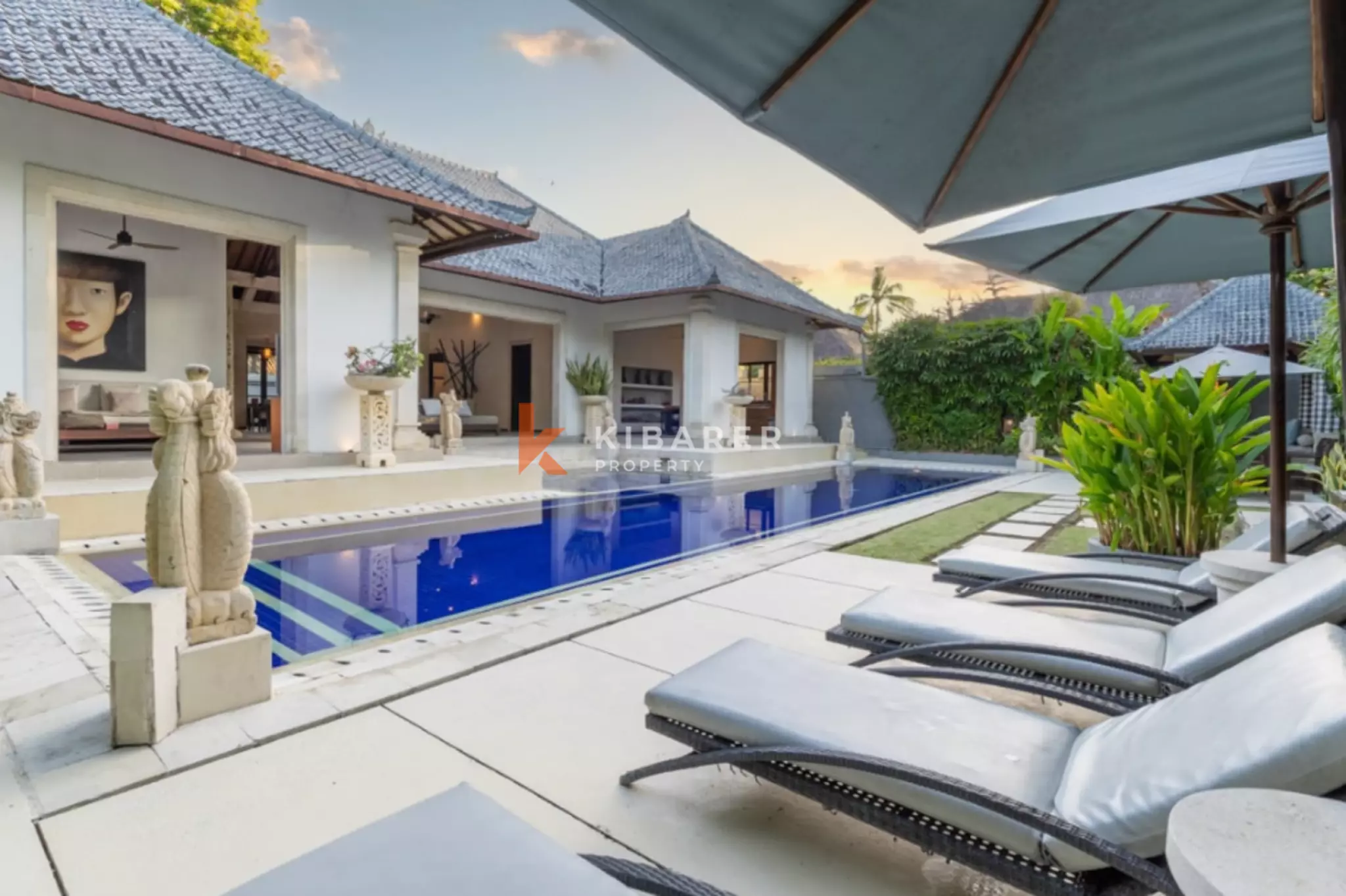 Tropical Hideaway - Vila Lima Kamar Tidur yang Luas di Segitiga Emas Seminyak