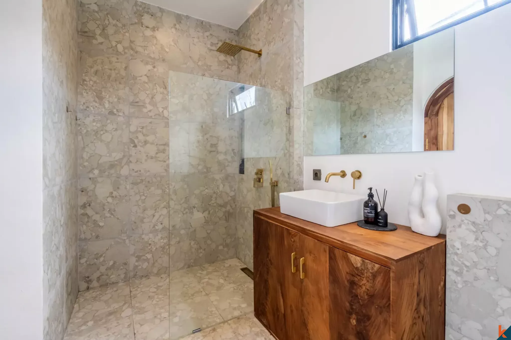 Vila dua kamar tidur yang akan disewakan di lokasi utama Tumbak Bayuh