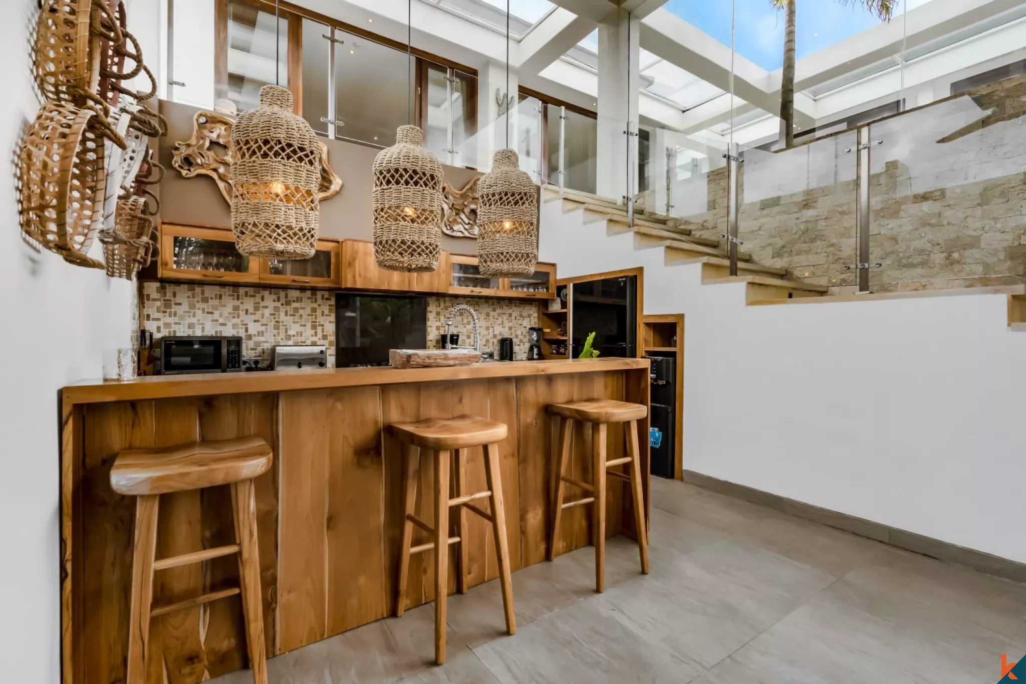 Amazing six bedroom leasehold real estate with high ROI and beautiful jungle views in Ubud