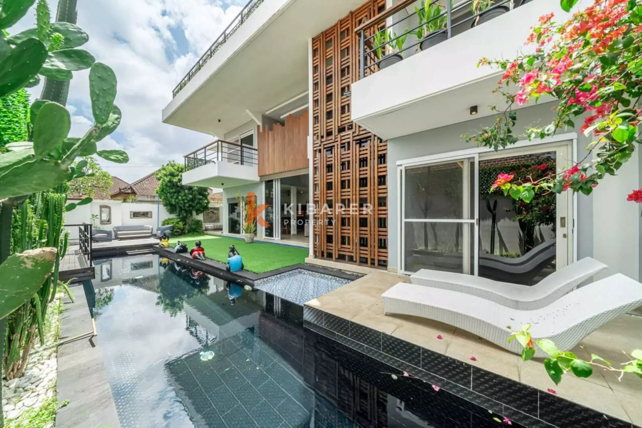 Tetap Bugar dan Bersantai - Vila Tiga Kamar Tidur di Canggu dengan Gym dan Area Santai Atap