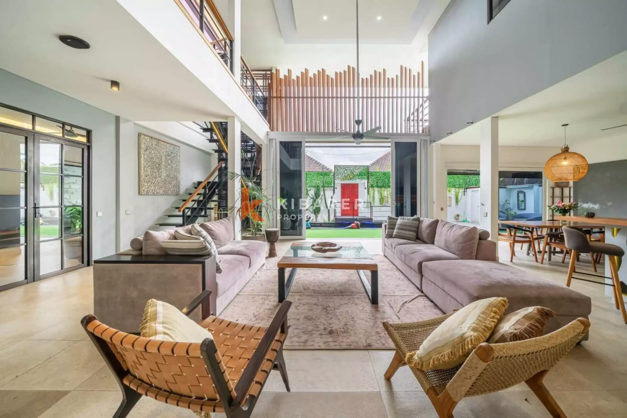 Tetap Bugar dan Bersantai - Vila Tiga Kamar Tidur di Canggu dengan Gym dan Area Santai Atap