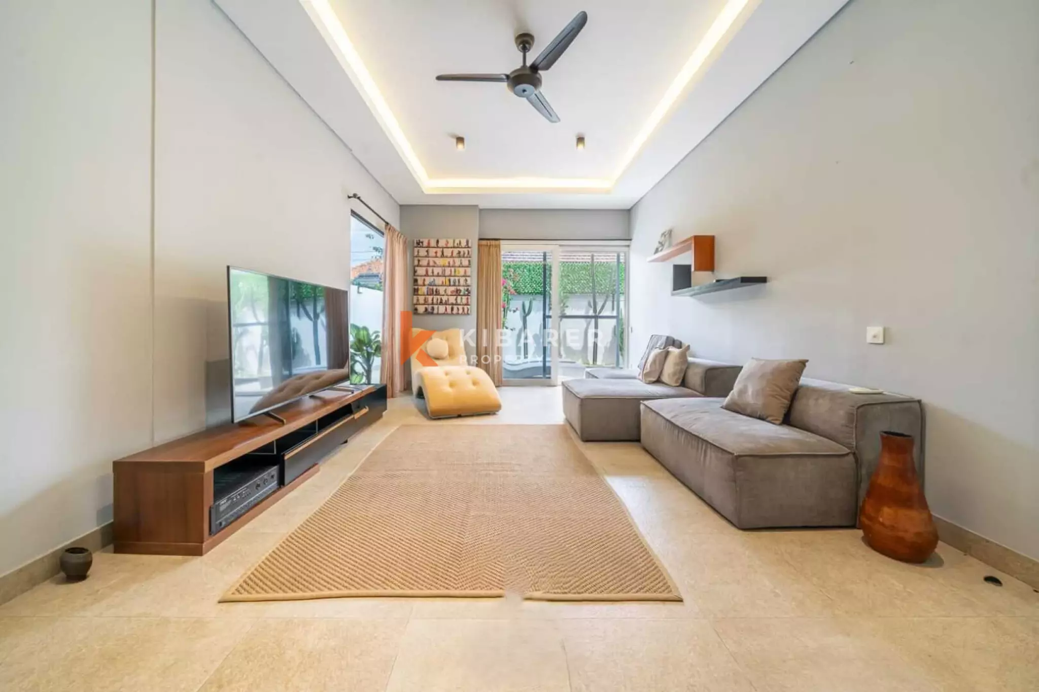 Tetap Bugar dan Bersantai - Vila Tiga Kamar Tidur di Canggu dengan Gym dan Area Santai Atap