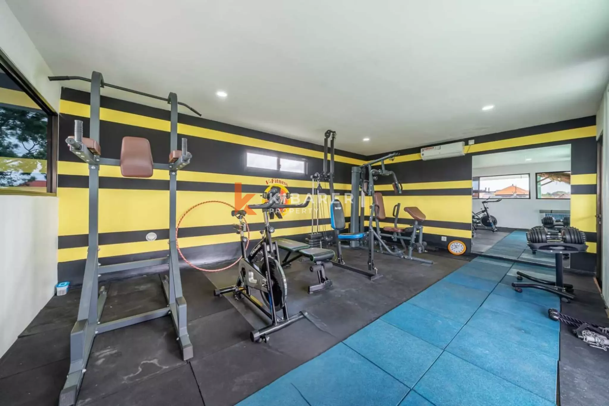 Tetap Bugar dan Bersantai - Vila Tiga Kamar Tidur di Canggu dengan Gym dan Area Santai Atap