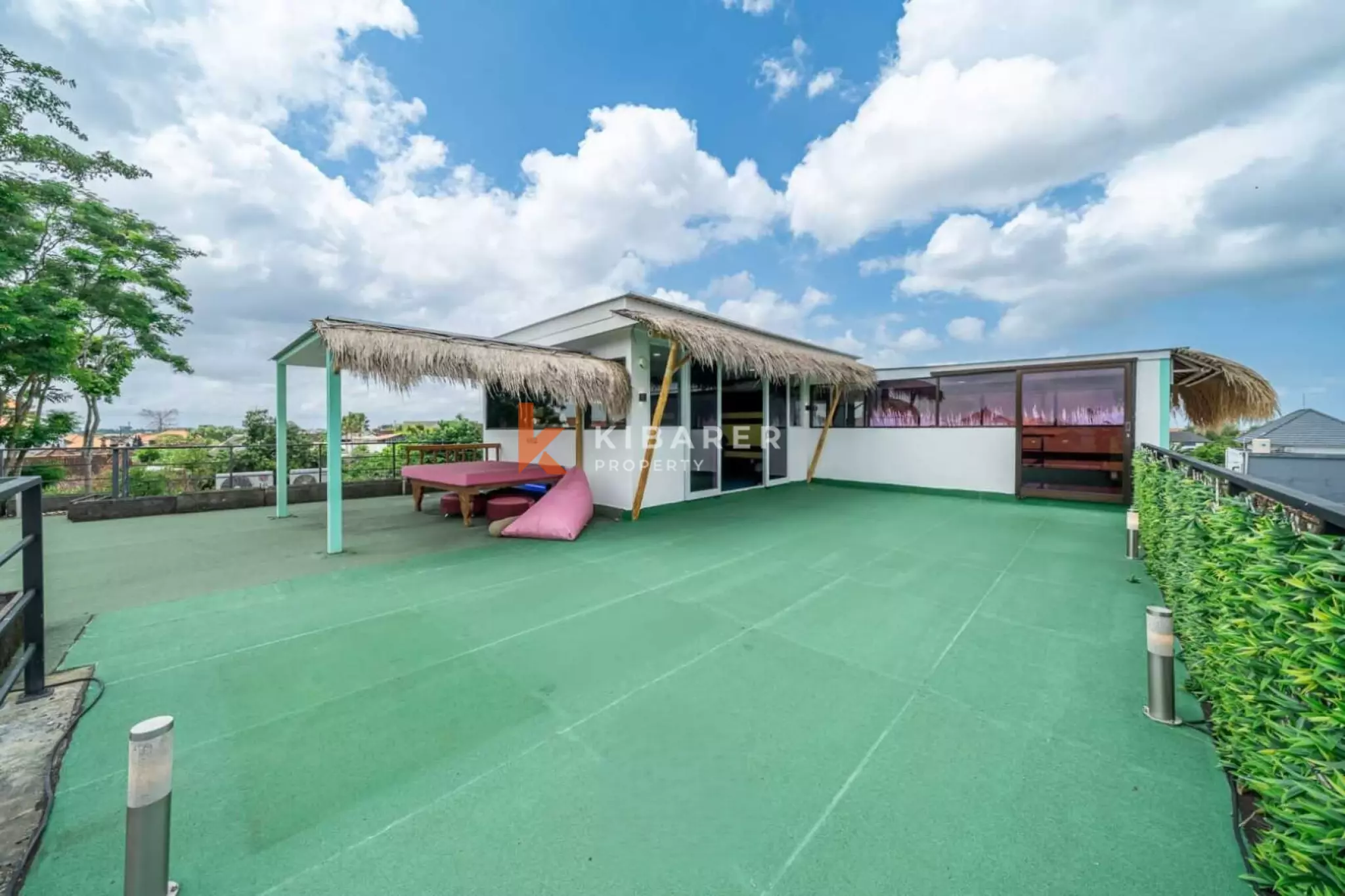 Tetap Bugar dan Bersantai - Vila Tiga Kamar Tidur di Canggu dengan Gym dan Area Santai Atap