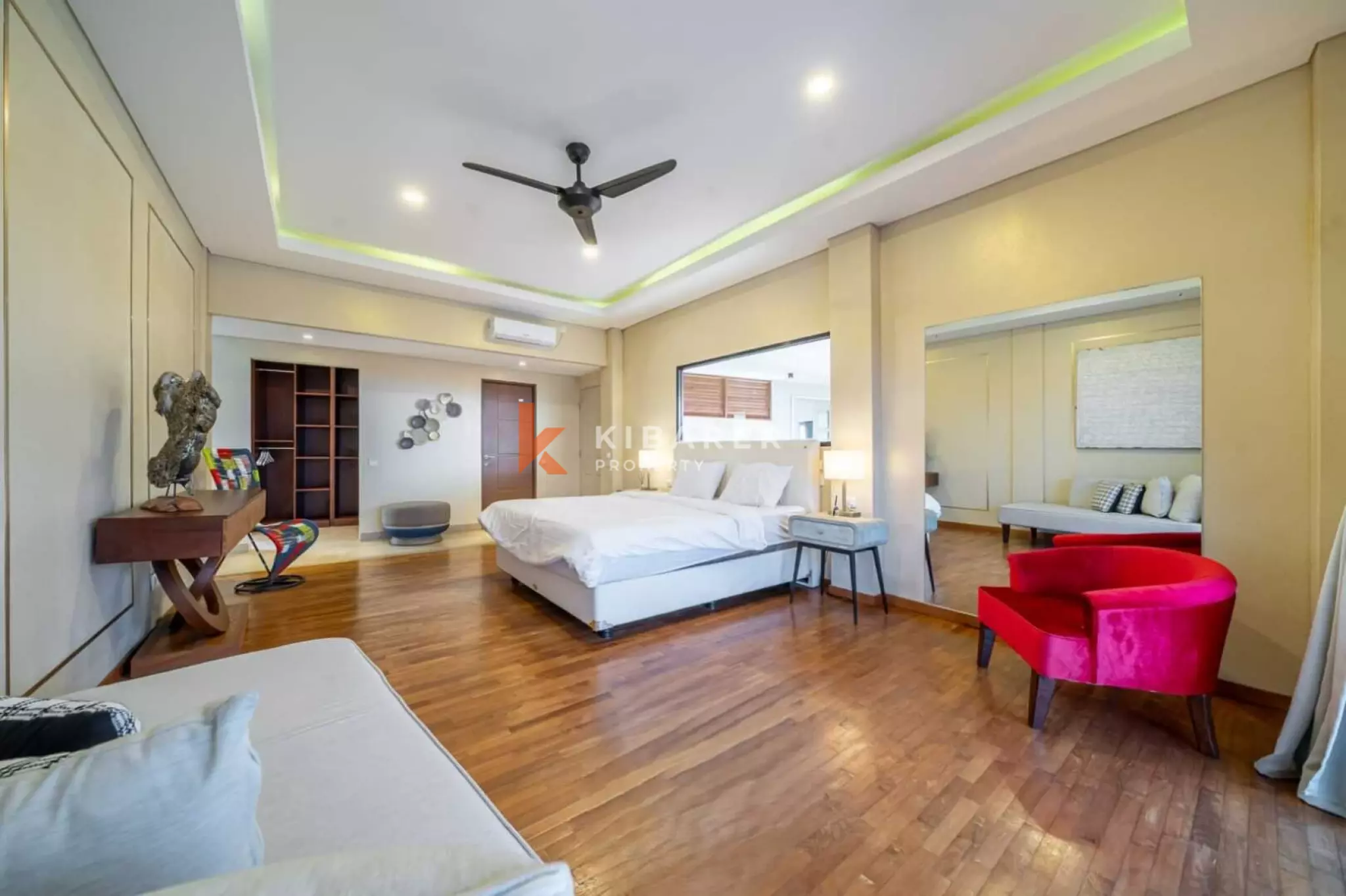 Tetap Bugar dan Bersantai - Vila Tiga Kamar Tidur di Canggu dengan Gym dan Area Santai Atap