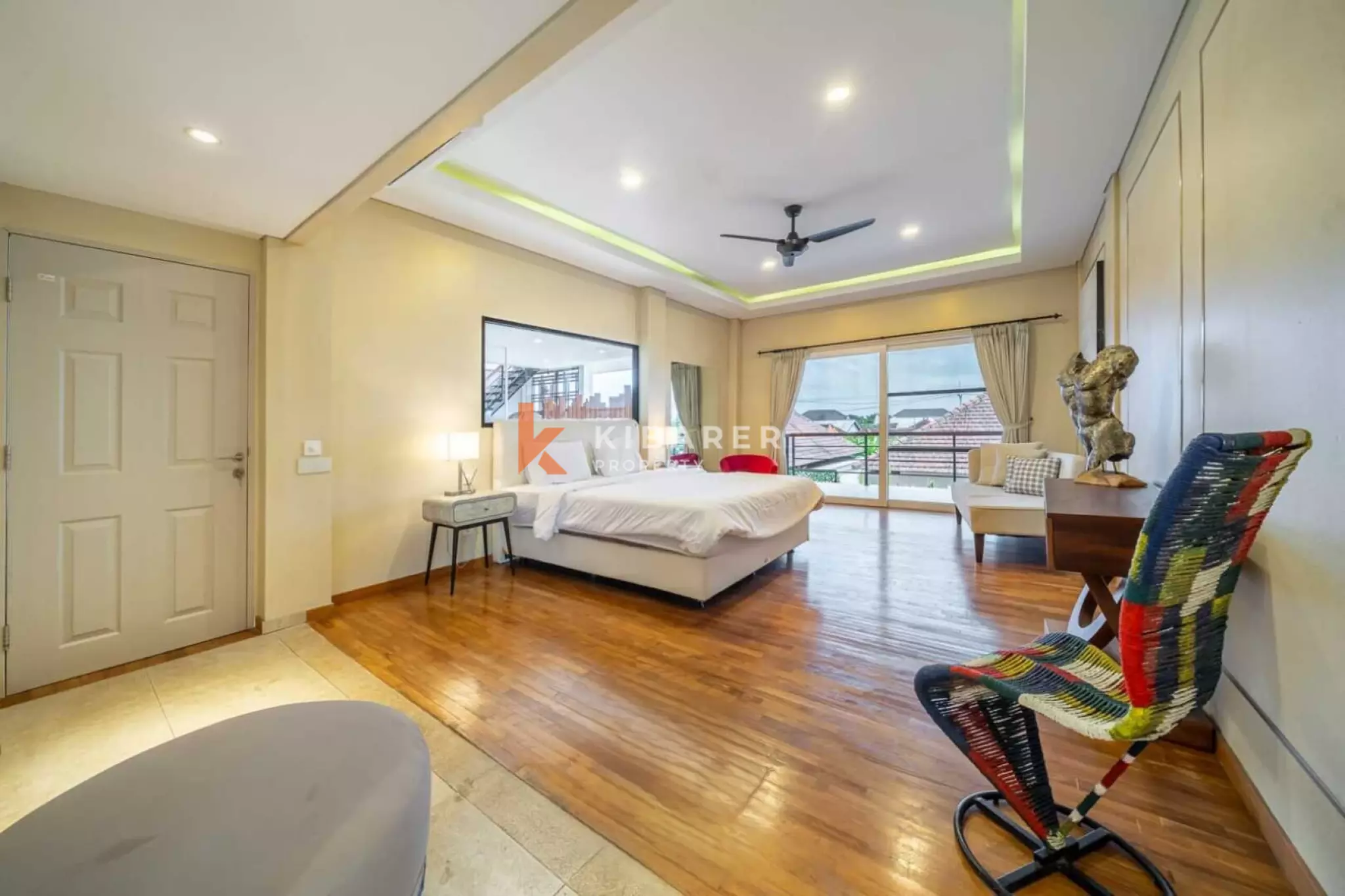 Tetap Bugar dan Bersantai - Vila Tiga Kamar Tidur di Canggu dengan Gym dan Area Santai Atap