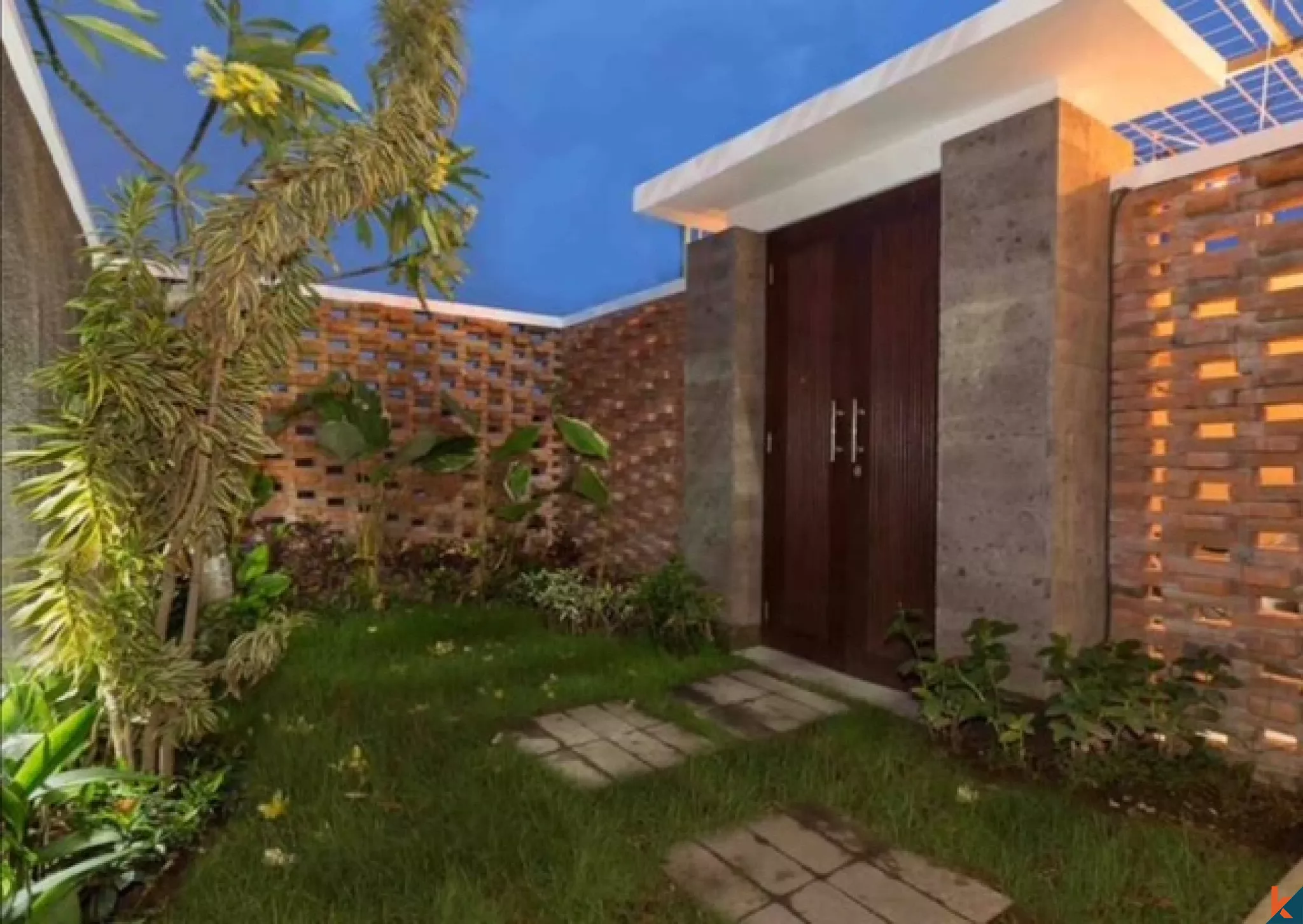 Villa compacte de trois chambres à vendre en pleine propriété dans le quartier résidentiel de Jimbaran