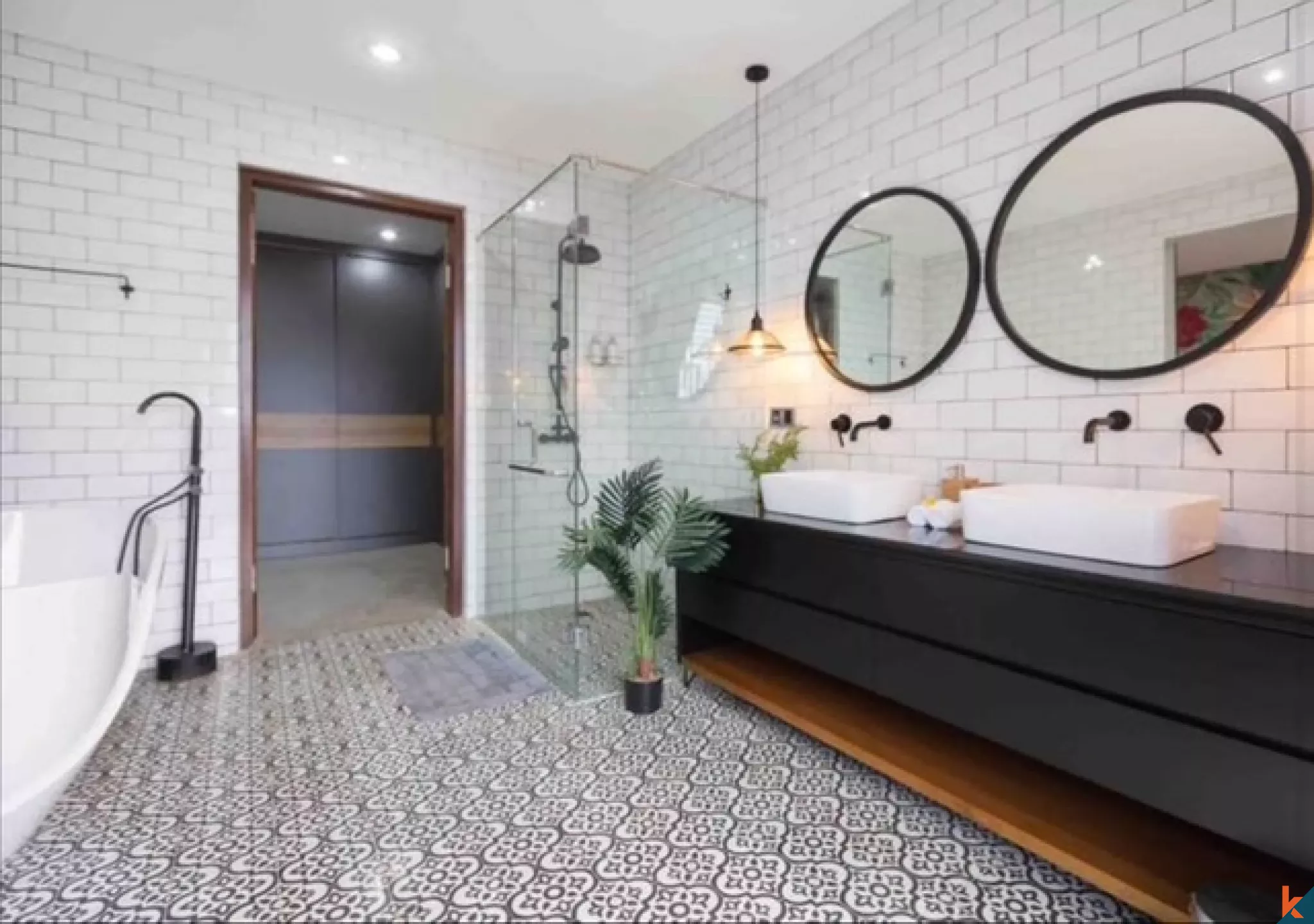 Villa compacte de trois chambres à vendre en pleine propriété dans le quartier résidentiel de Jimbaran