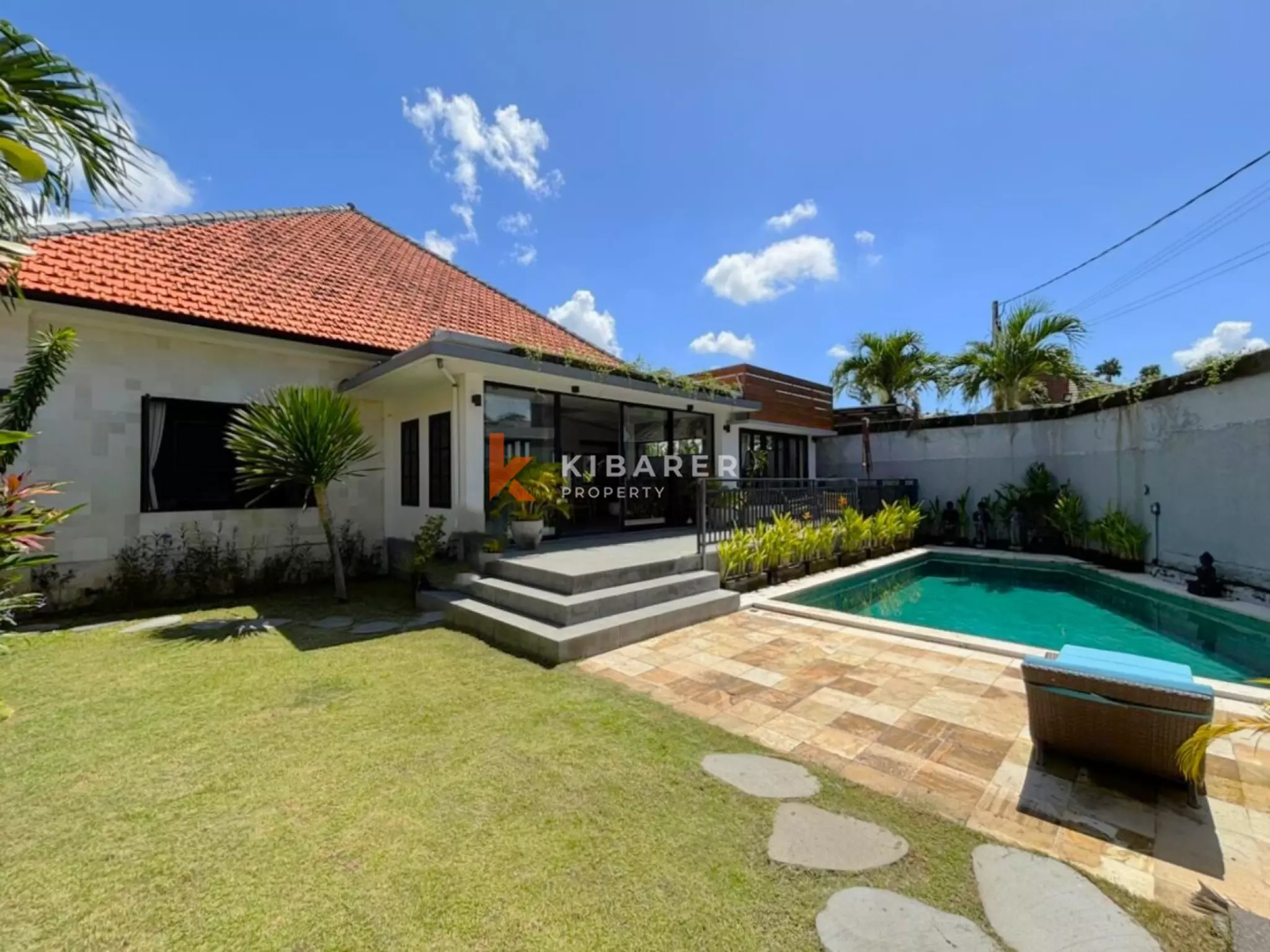 Superbe villa fermée de cinq chambres récemment rénovée à Umalas