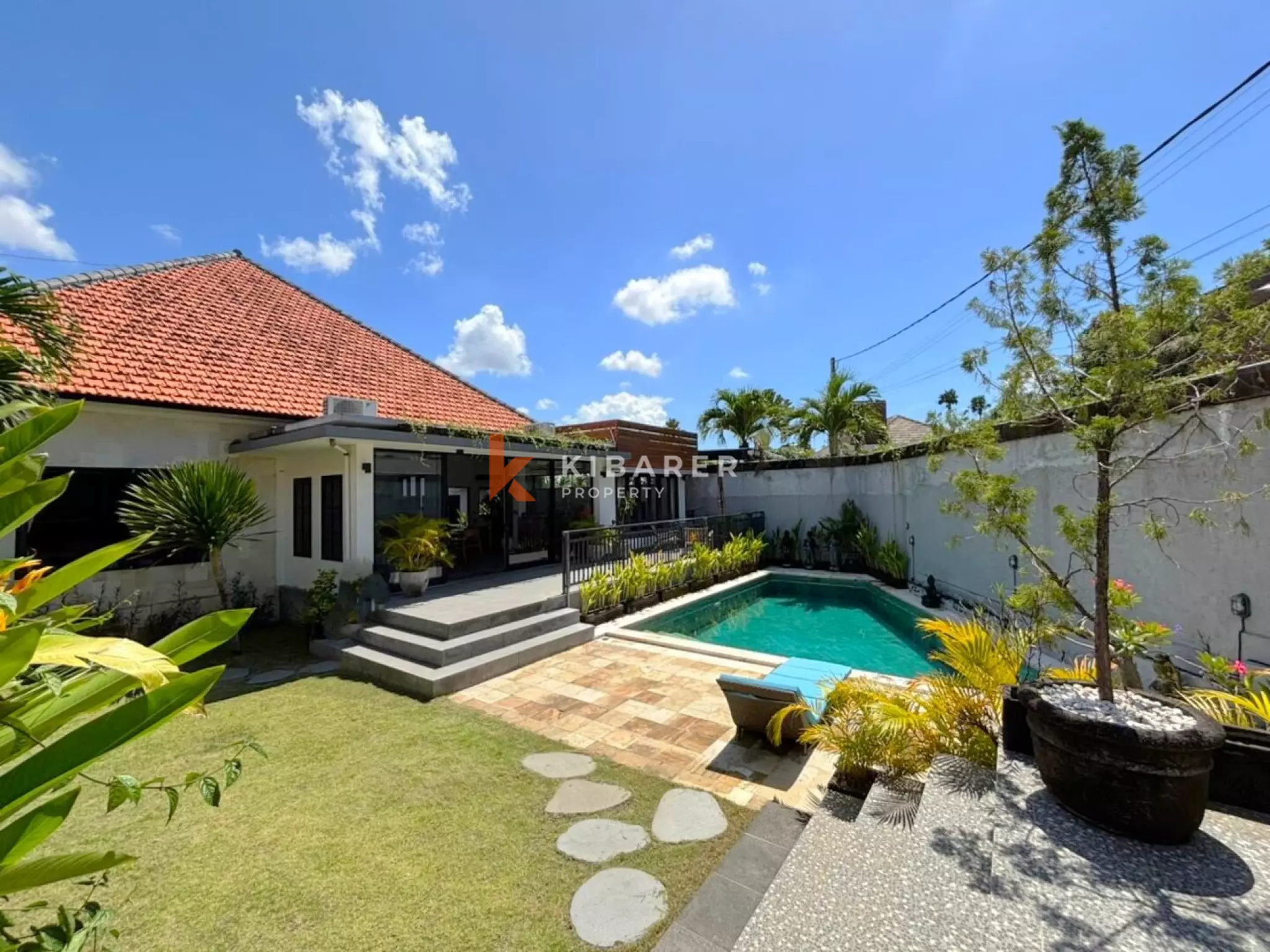 Superbe villa fermée de cinq chambres récemment rénovée à Umalas