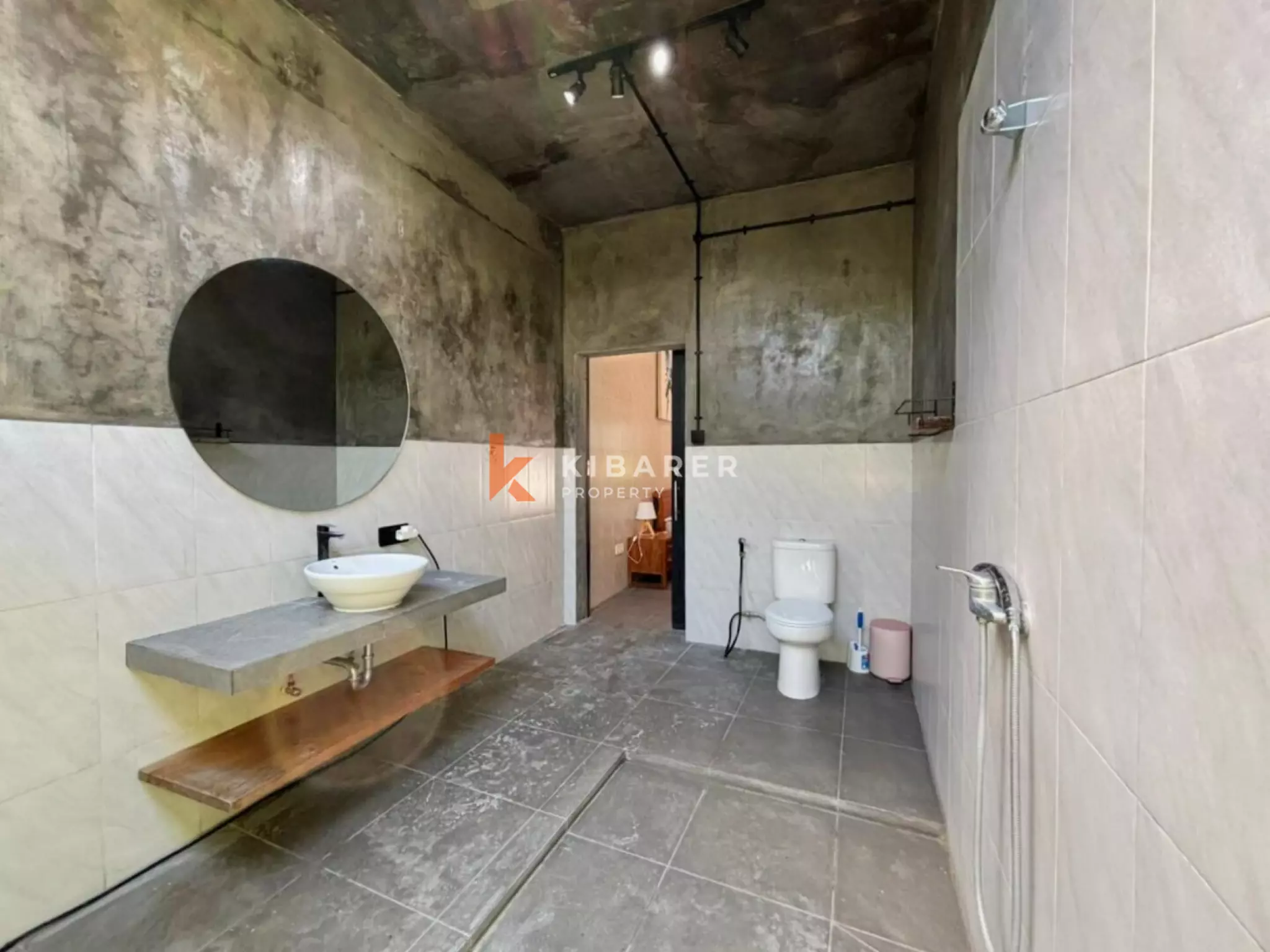 Superbe villa fermée de cinq chambres récemment rénovée à Umalas