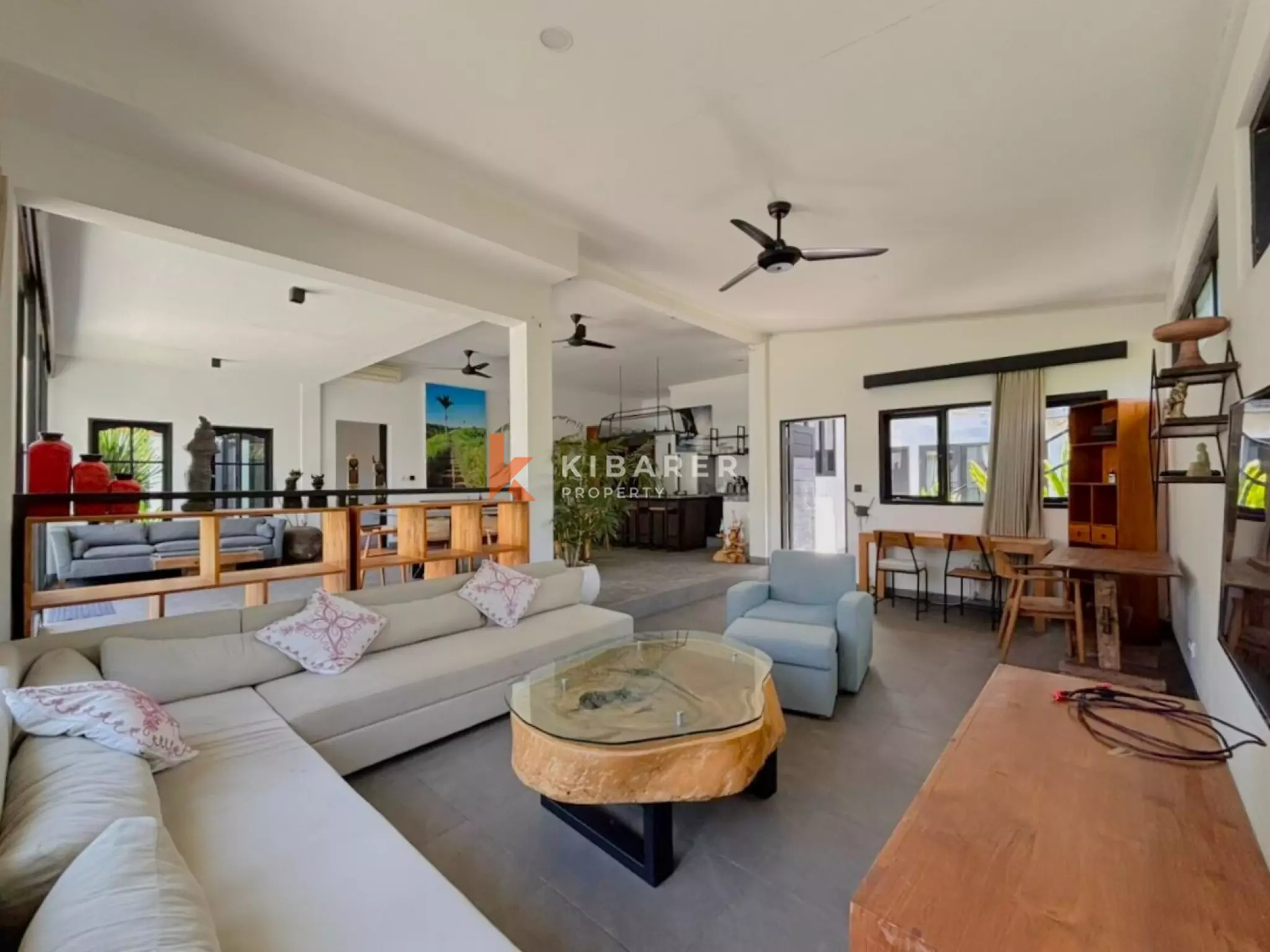 Superbe villa fermée de cinq chambres récemment rénovée à Umalas