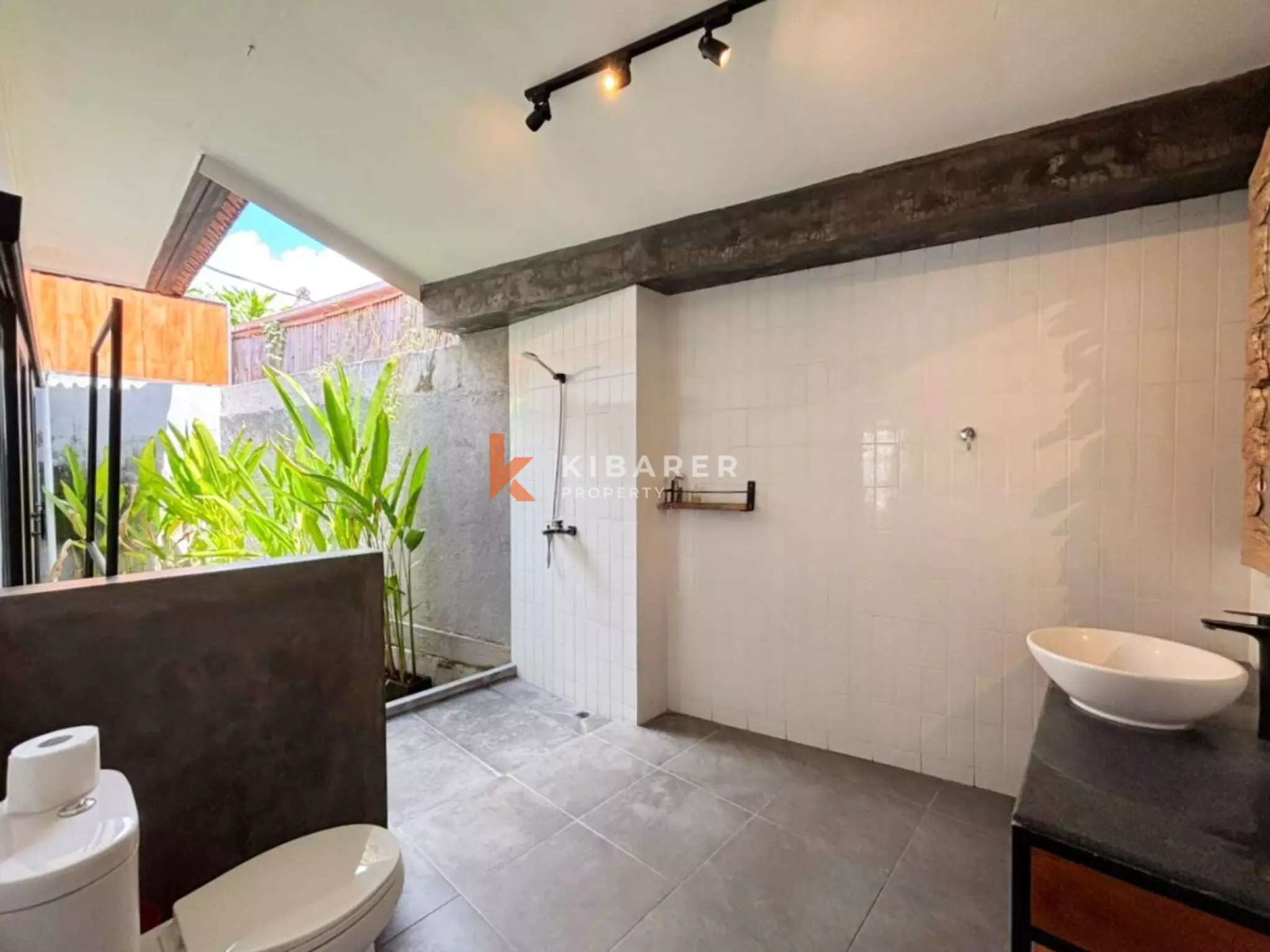 Superbe villa fermée de cinq chambres récemment rénovée à Umalas