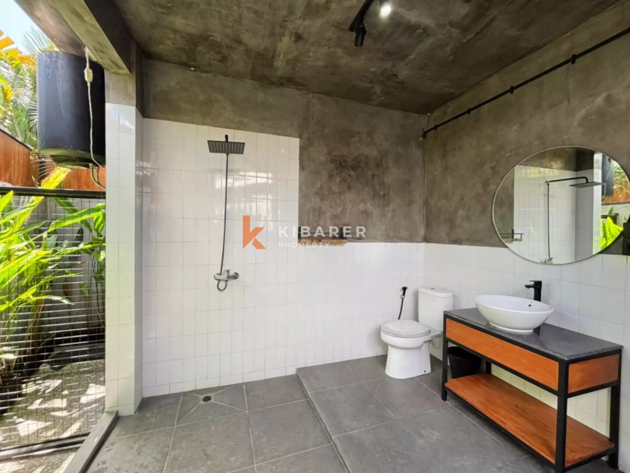 Superbe villa fermée de cinq chambres récemment rénovée à Umalas