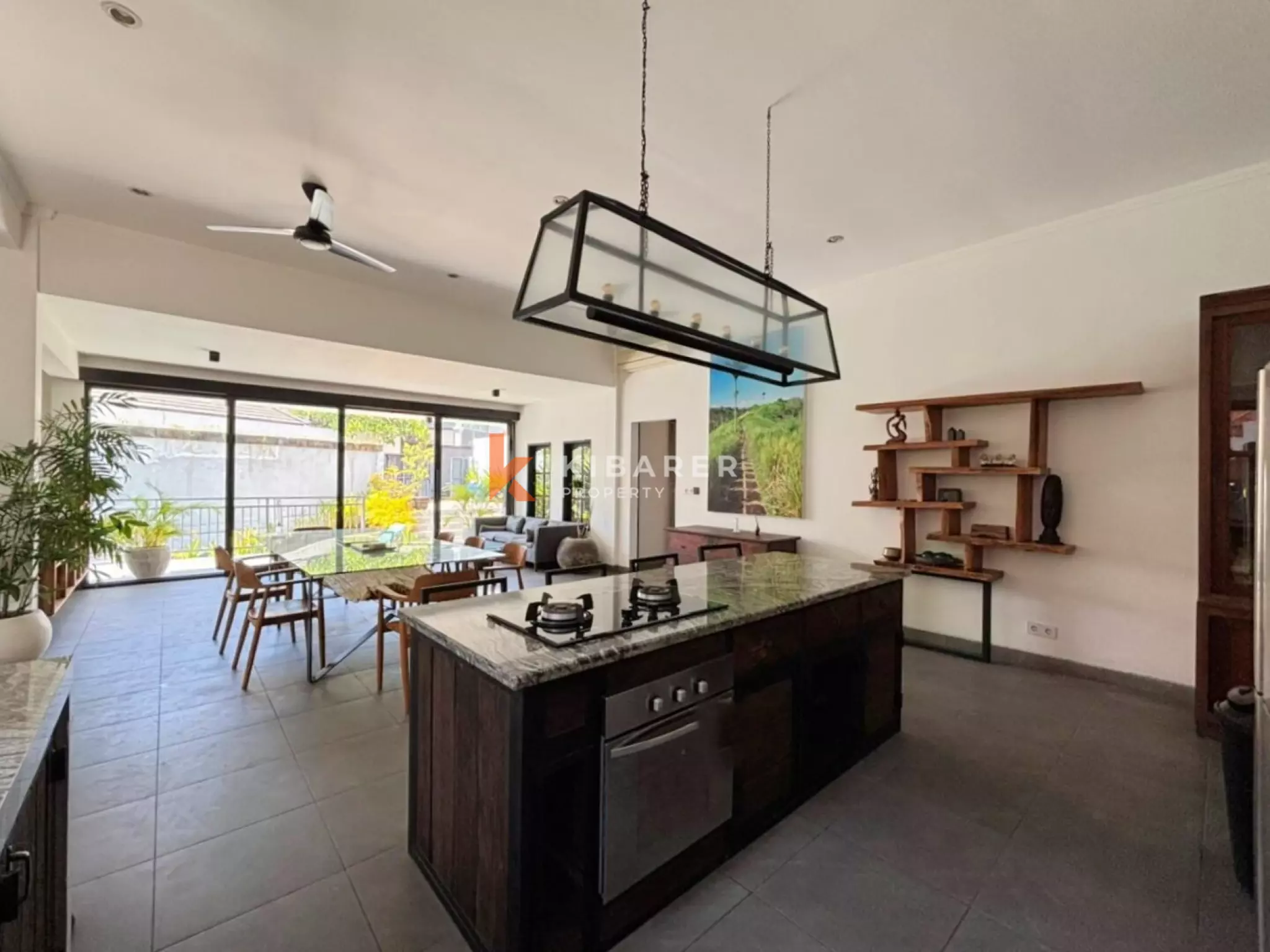 Superbe villa fermée de cinq chambres récemment rénovée à Umalas