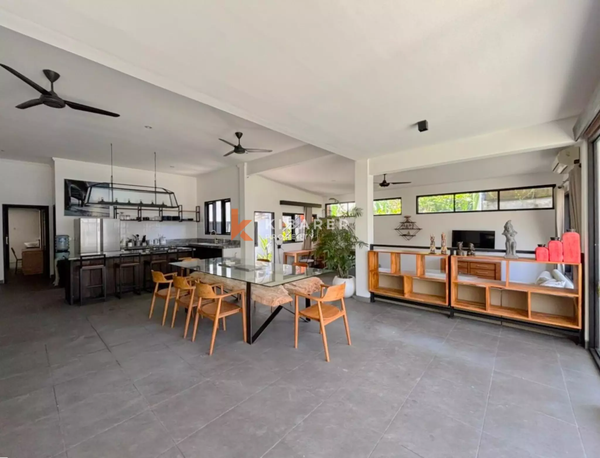 Superbe villa fermée de cinq chambres récemment rénovée à Umalas