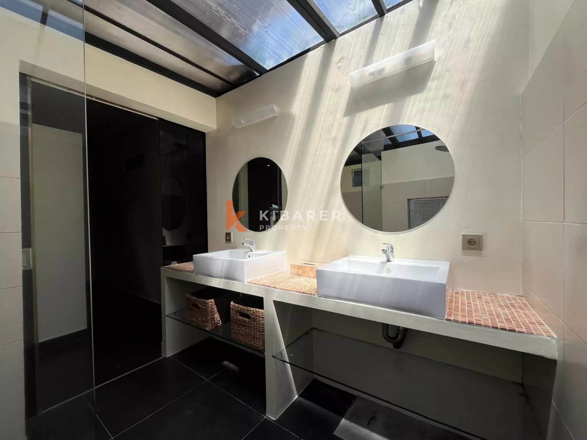 Peaceful Well Design Two Bedroom Villa Near to French School in Serene of Center Umalas