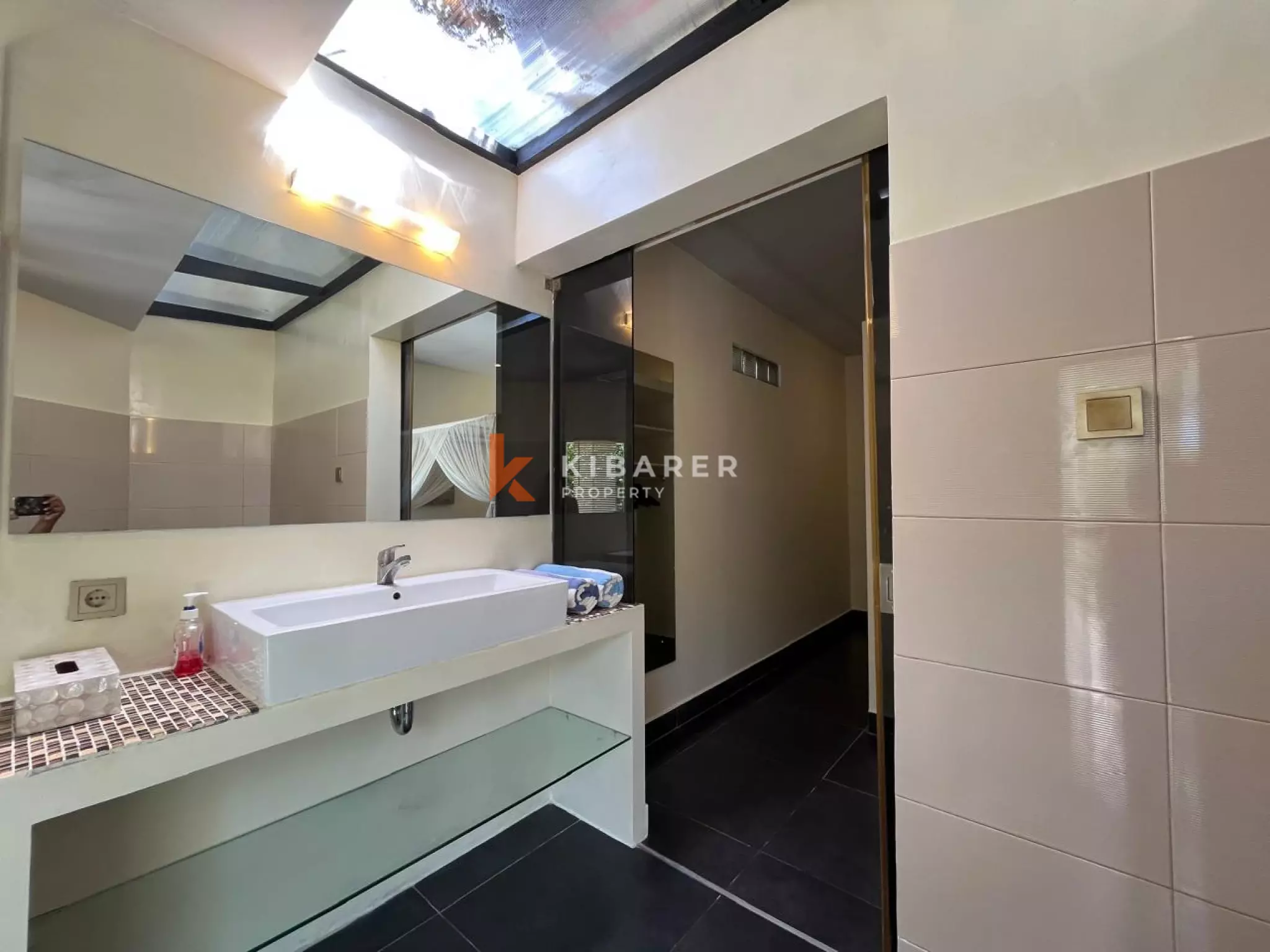 Peaceful Well Design Two Bedroom Villa Near to French School in Serene of Center Umalas