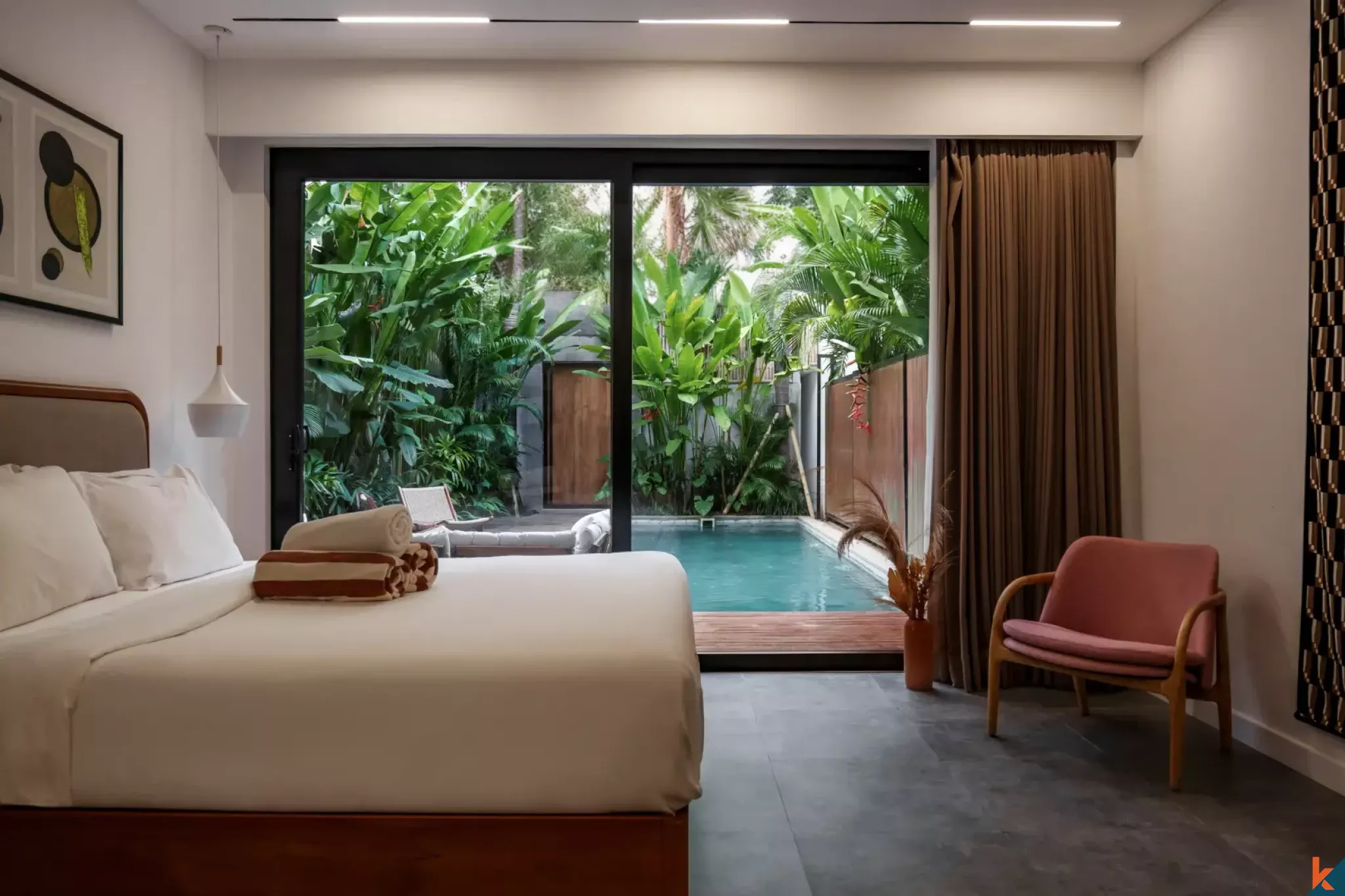 Villa Sewa Tiga Kamar Tidur Modern Dekat Pantai di Canggu