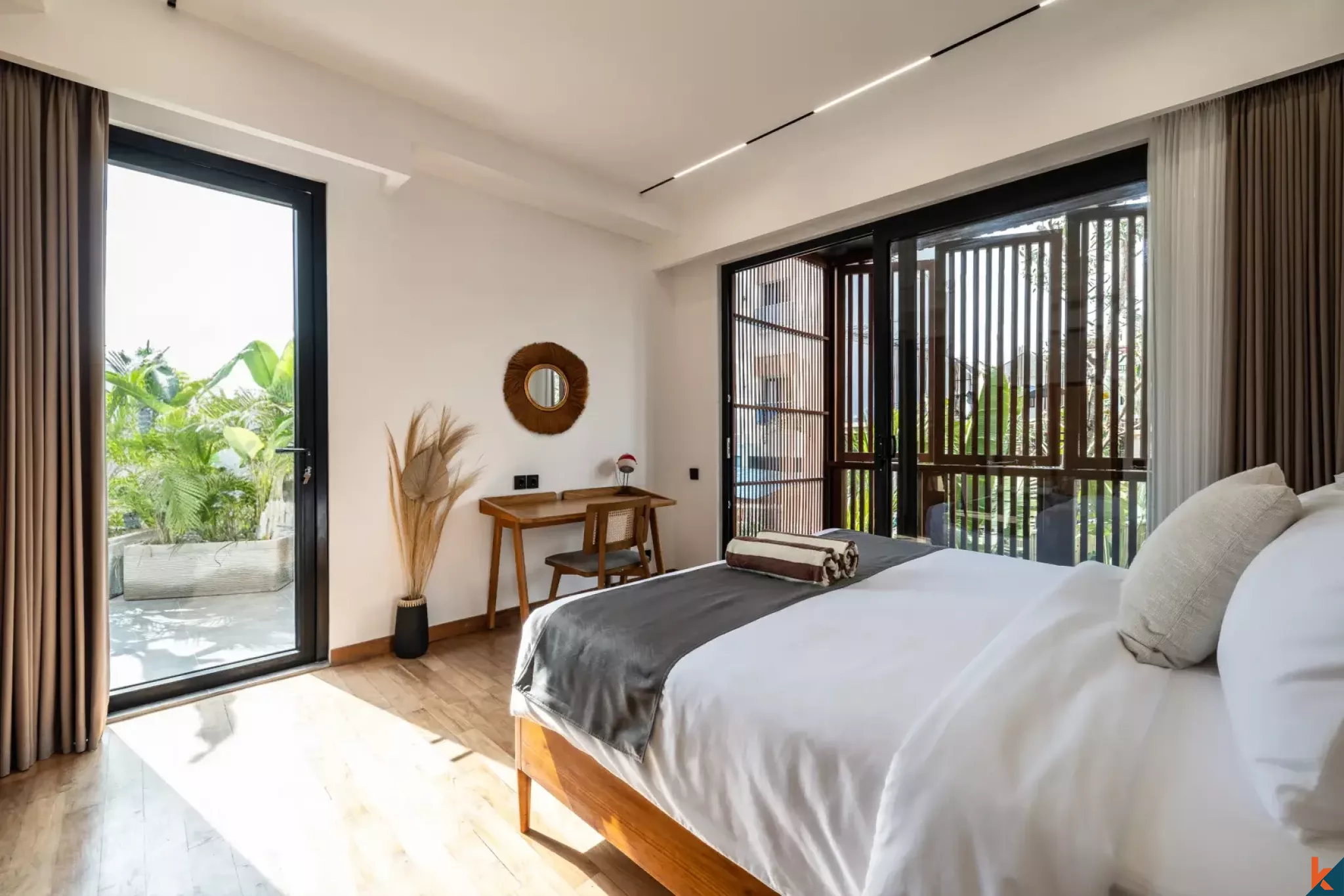 Villa Sewa Tiga Kamar Tidur Modern Dekat Pantai di Canggu