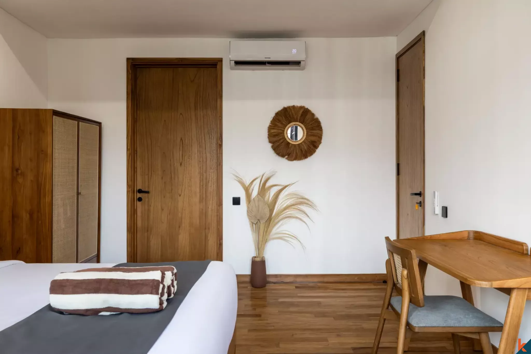 Villa Sewa Tiga Kamar Tidur Modern Dekat Pantai di Canggu