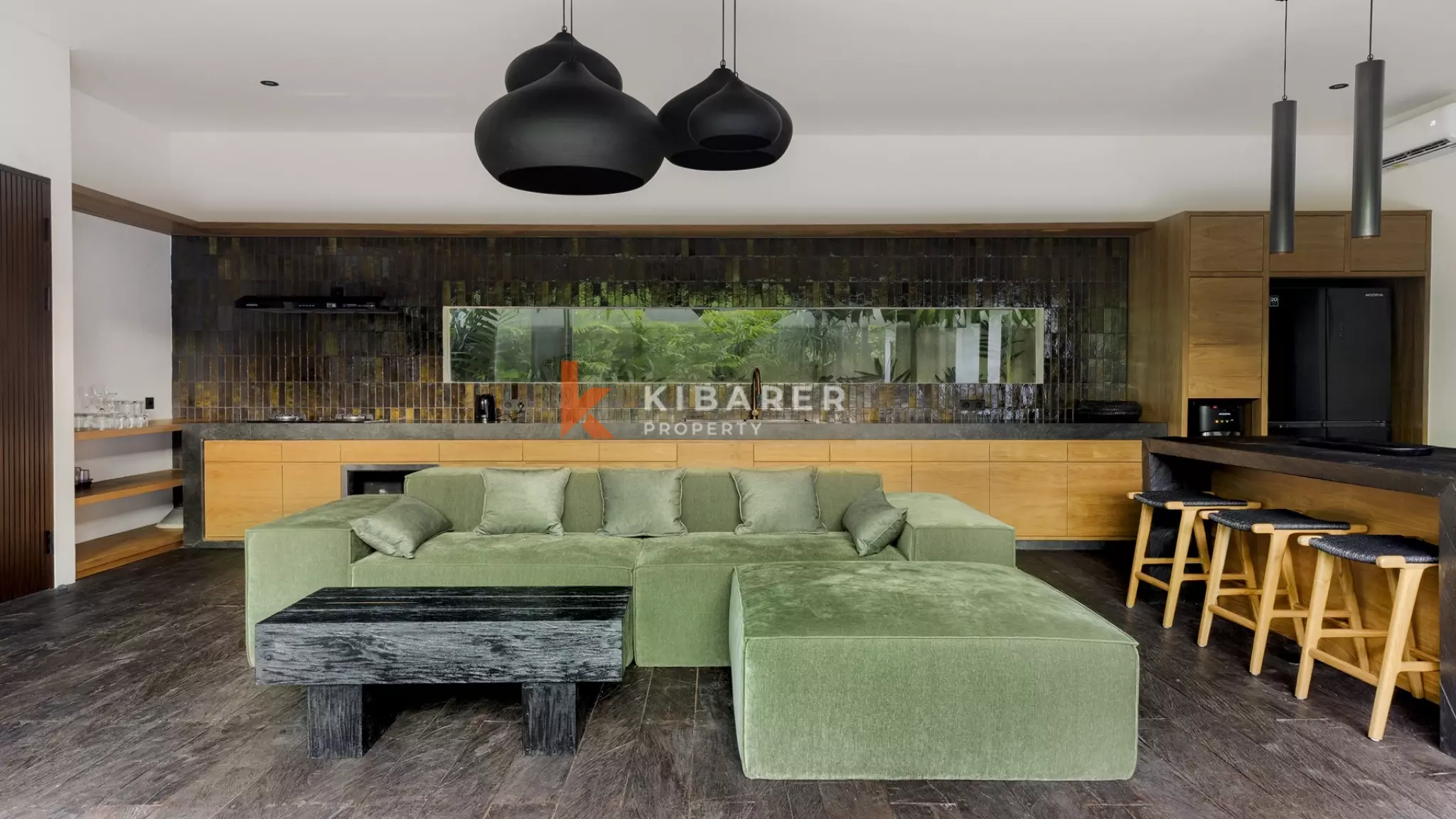 Vila Tiga Kamar Tidur Modern Elegan untuk Hunian Pribadi di Cemagi