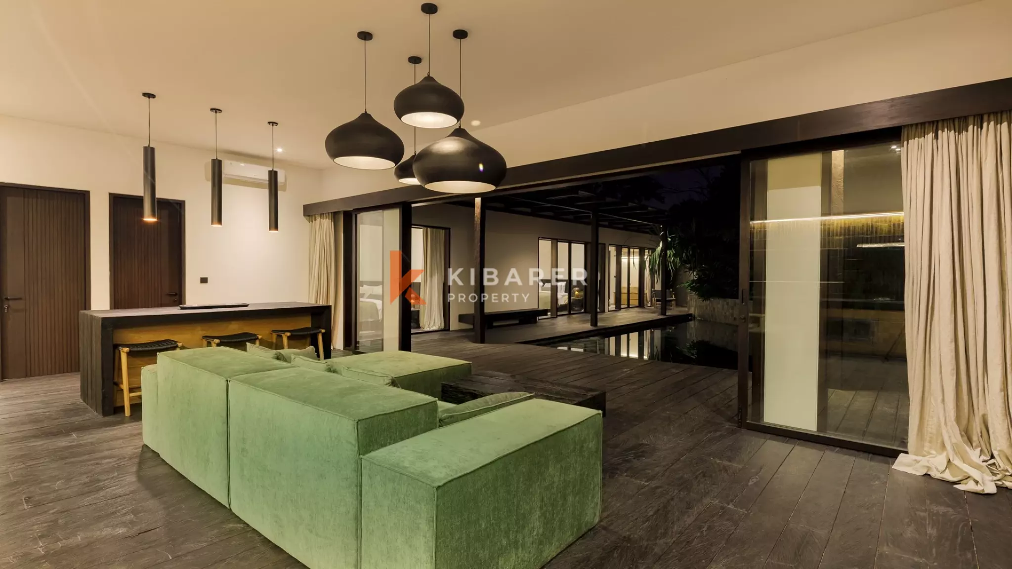 Vila Tiga Kamar Tidur Modern Elegan untuk Hunian Pribadi di Cemagi