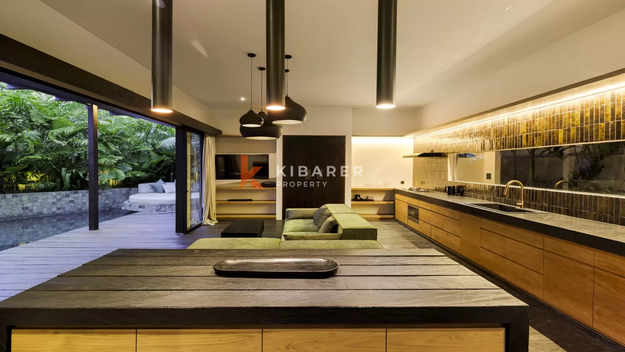 Vila Tiga Kamar Tidur Modern Elegan untuk Hunian Pribadi di Cemagi