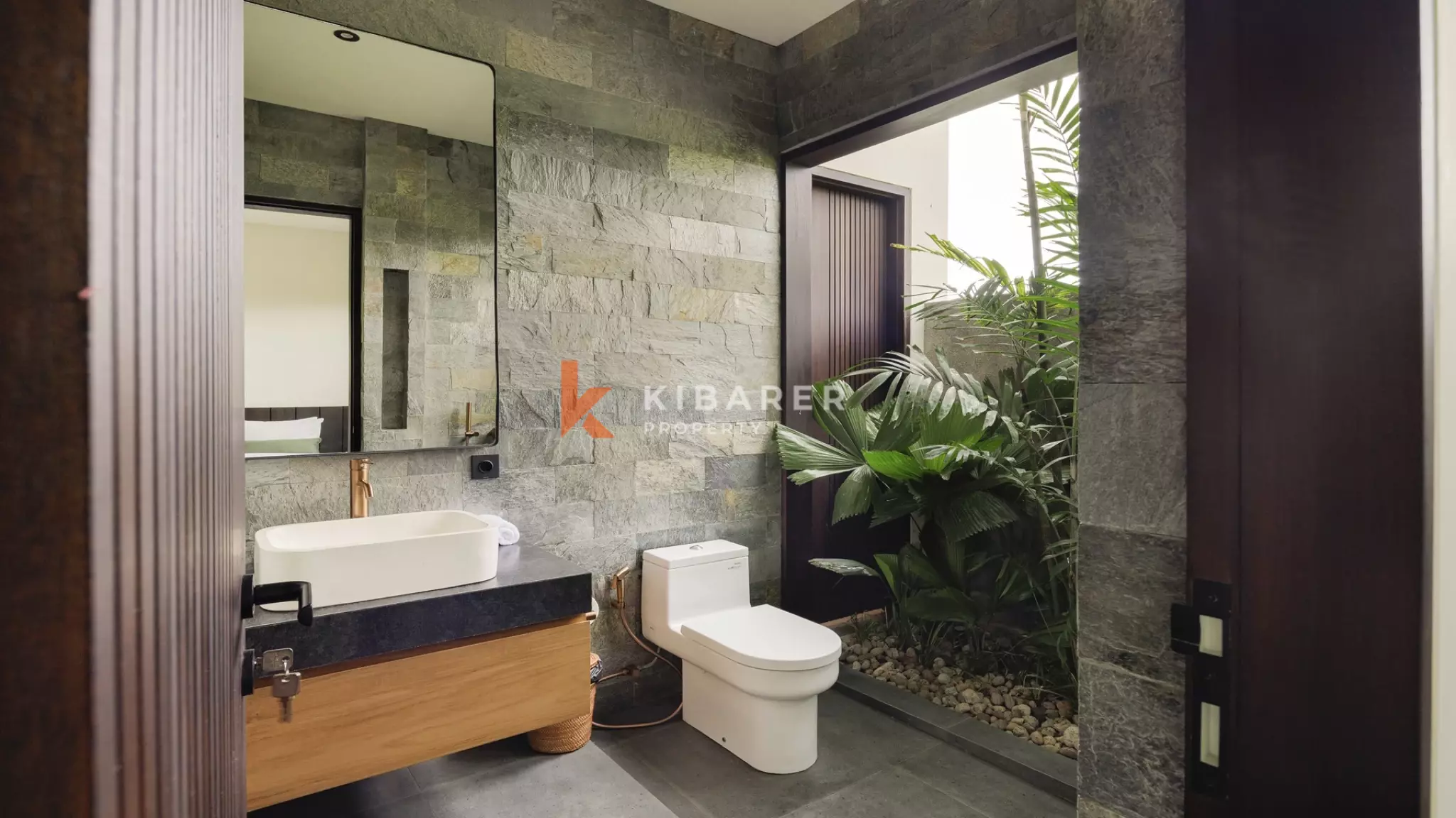 Vila Tiga Kamar Tidur Modern Elegan untuk Hunian Pribadi di Cemagi