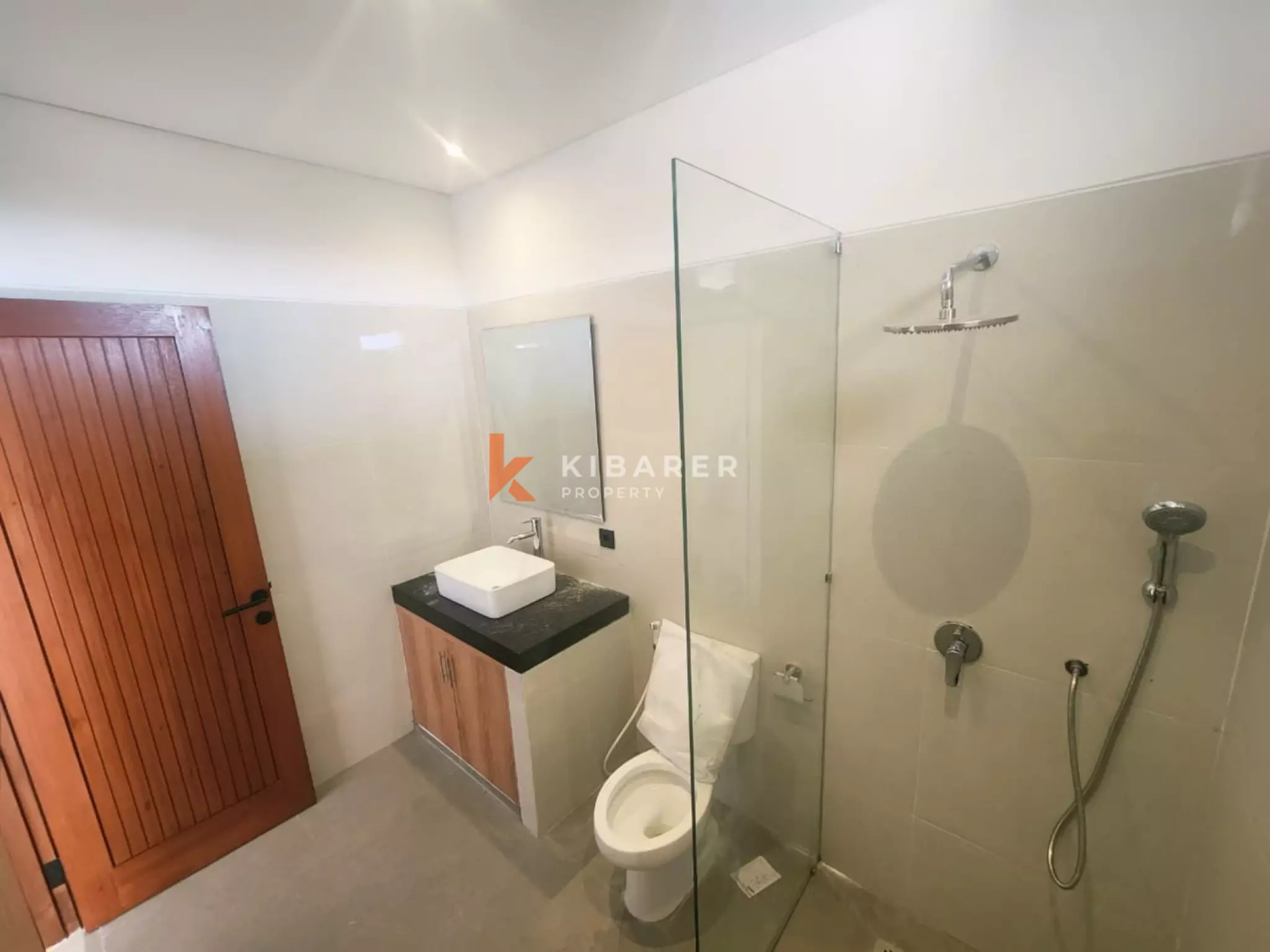 Vila Minimalis Dua Kamar Tidur Dekat Pantai – Tanpa Perabot, Pererenan