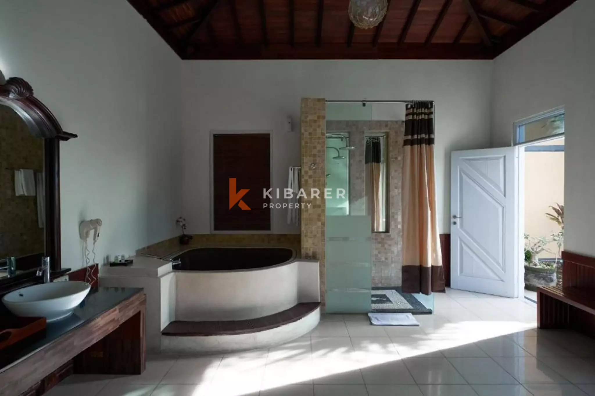 Vila Satu Kamar Tidur untuk Liburan Kota di Ungasan